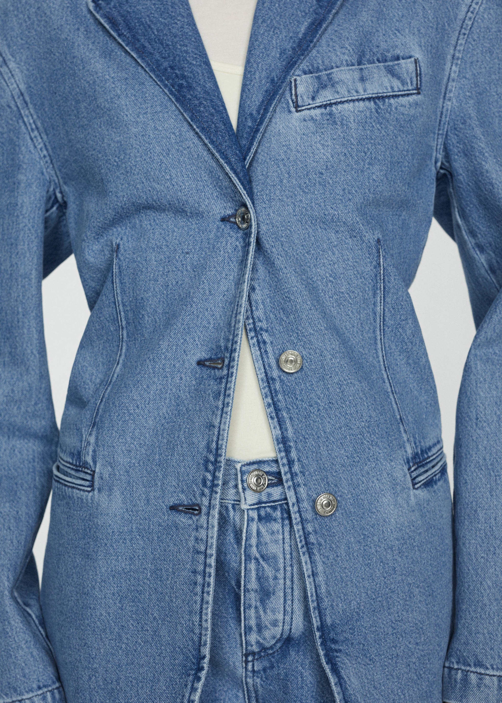 Denim blazer met knopen - Detail van het artikel 6