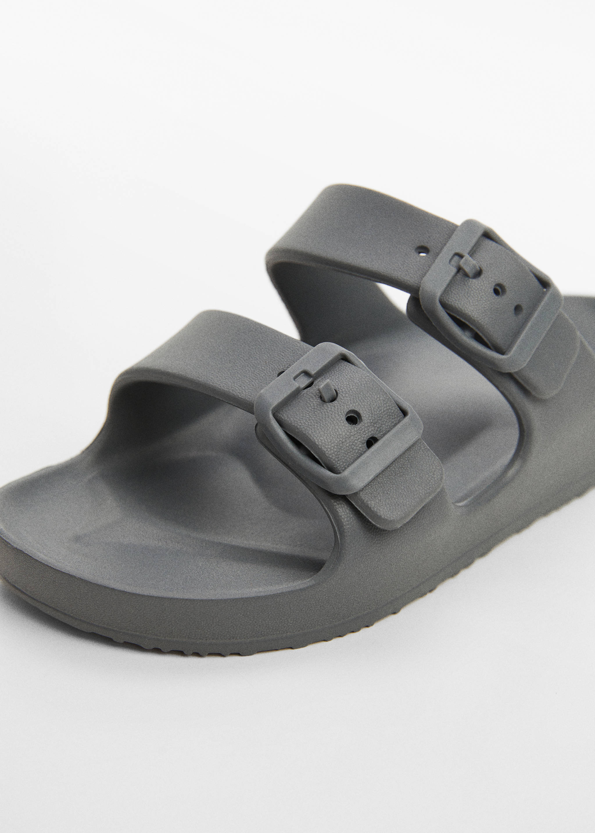 Flip flops buckles - Details of the article 2