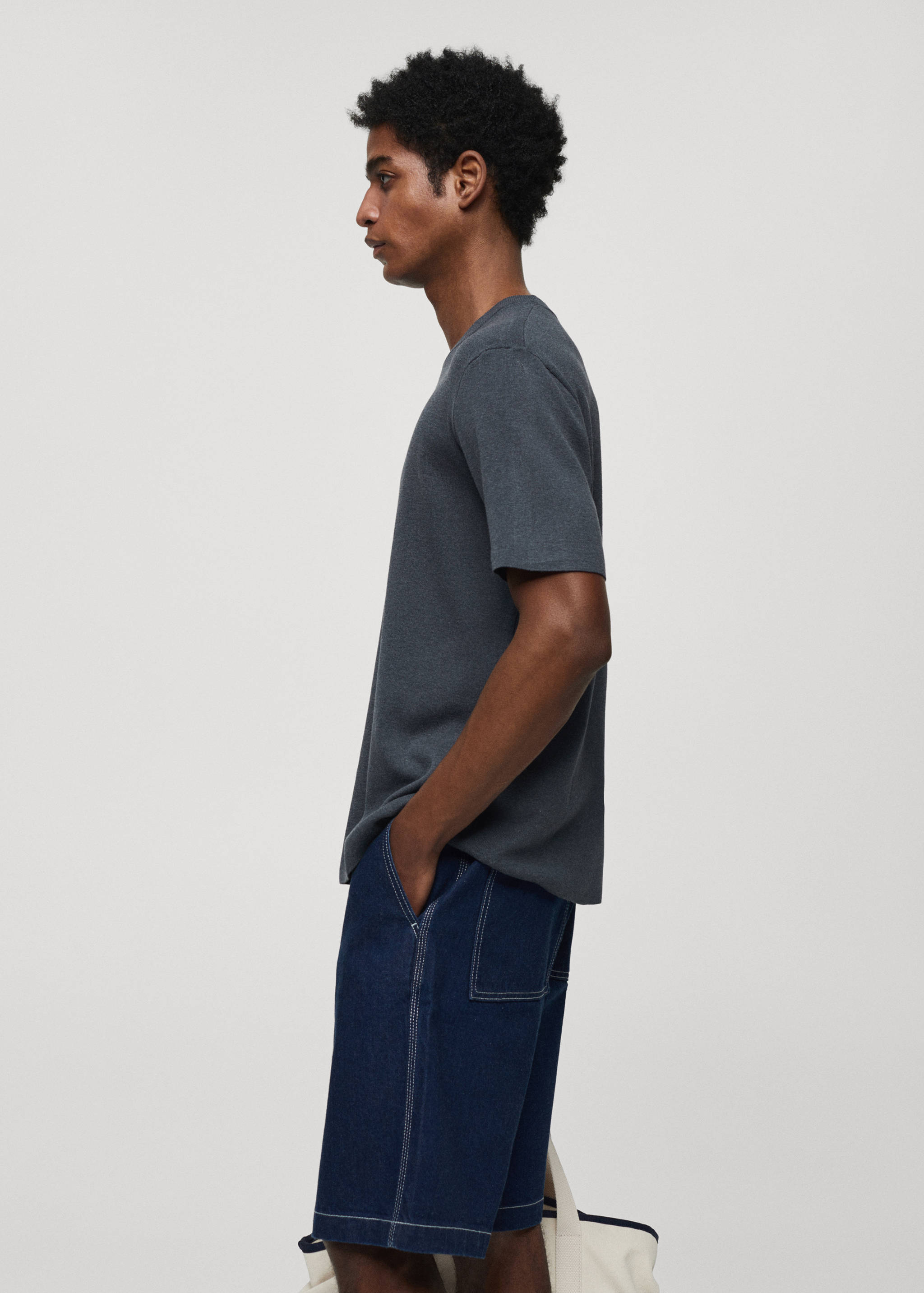 Cotton blend knitted t-shirt - Details of the article 2