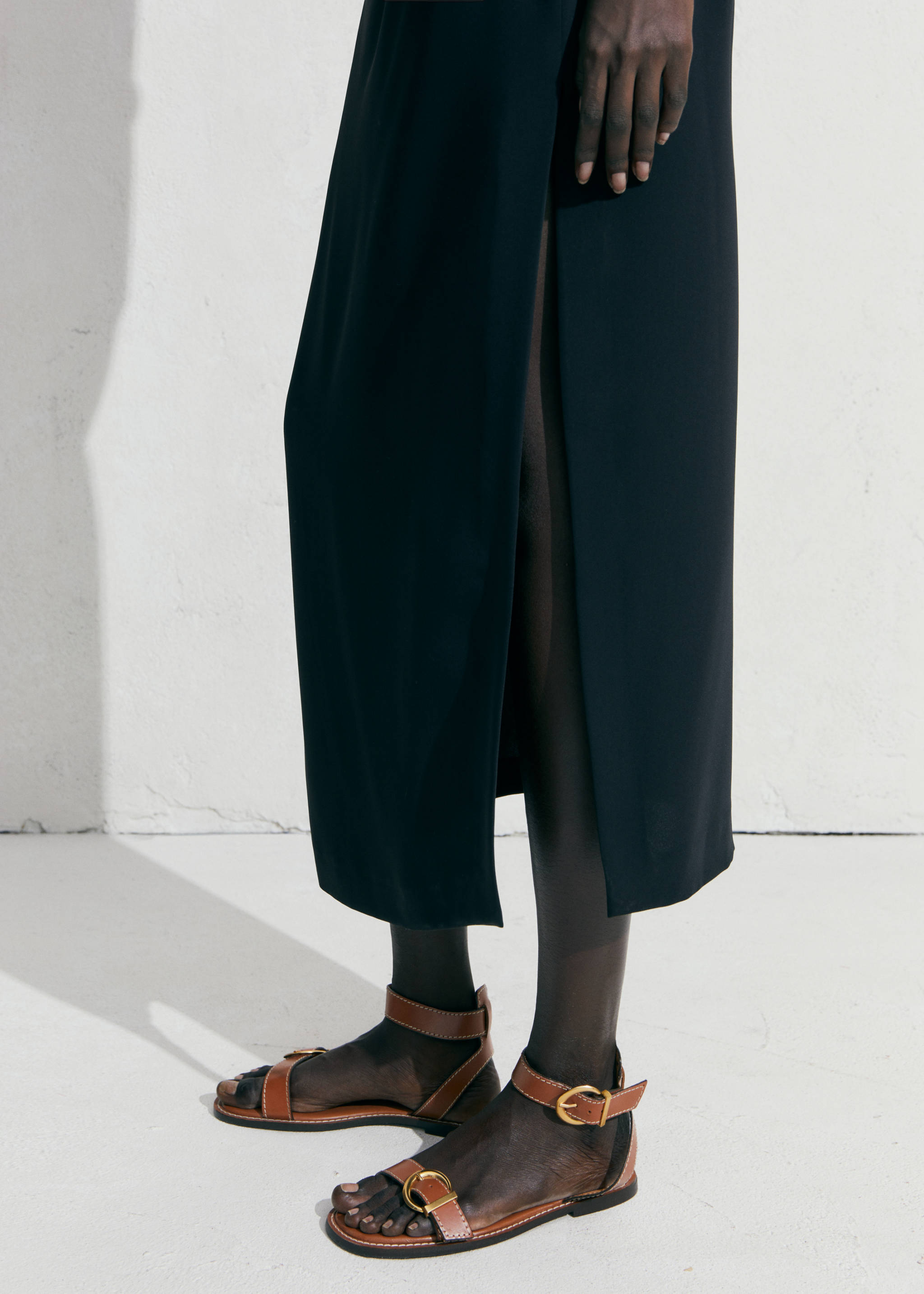 Шкіряні сандалі з ремінцями - Загальний план