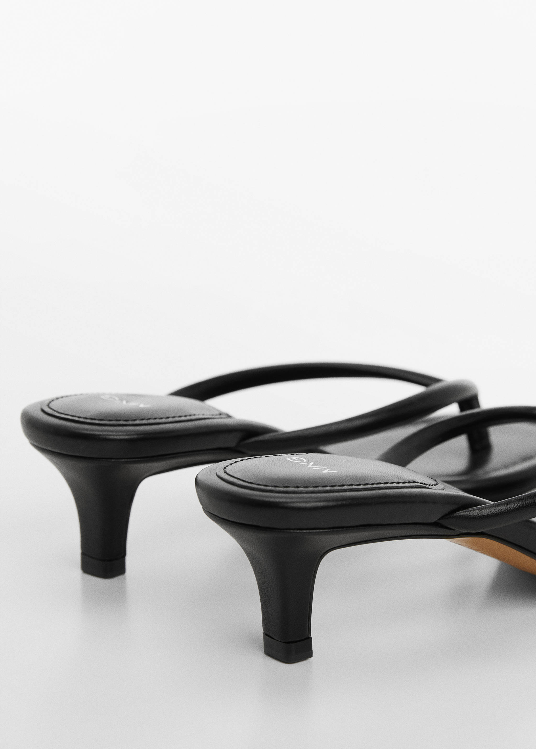 Kitten heel sandals - Details of the article 1