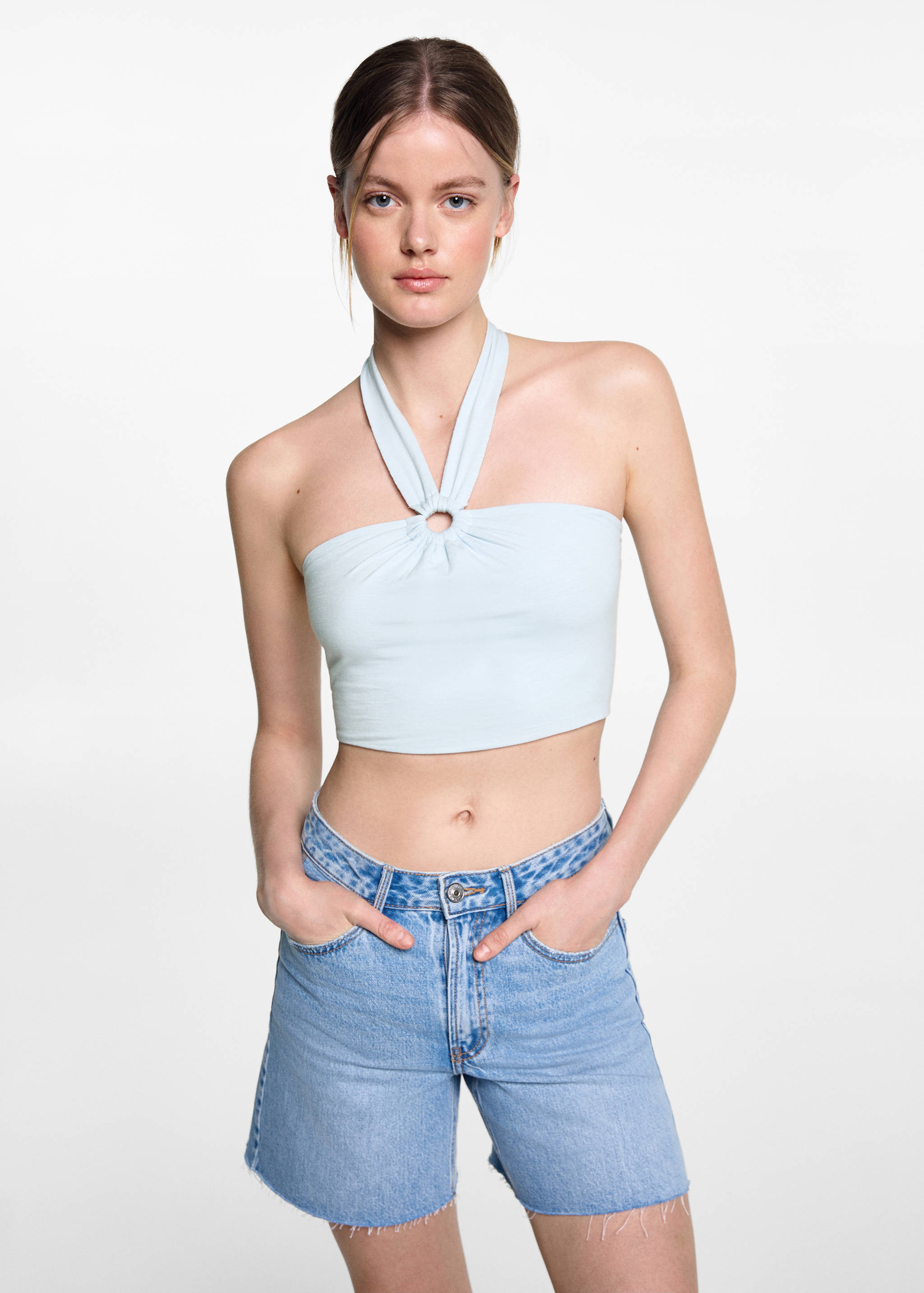 Τοπ λαιμός halter - Μεσαίο πλάνο