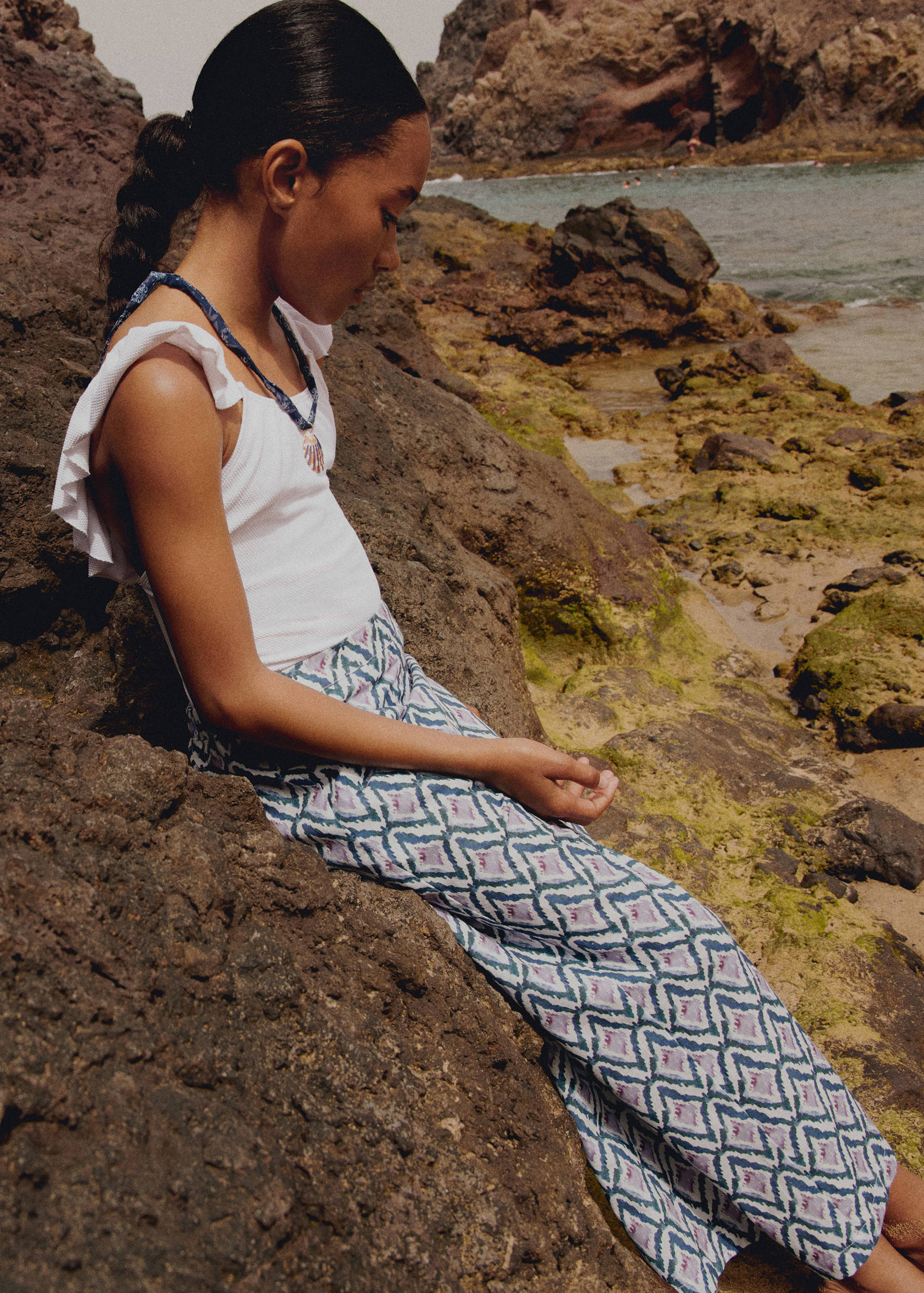 Printed straight trousers - Details of the article 5