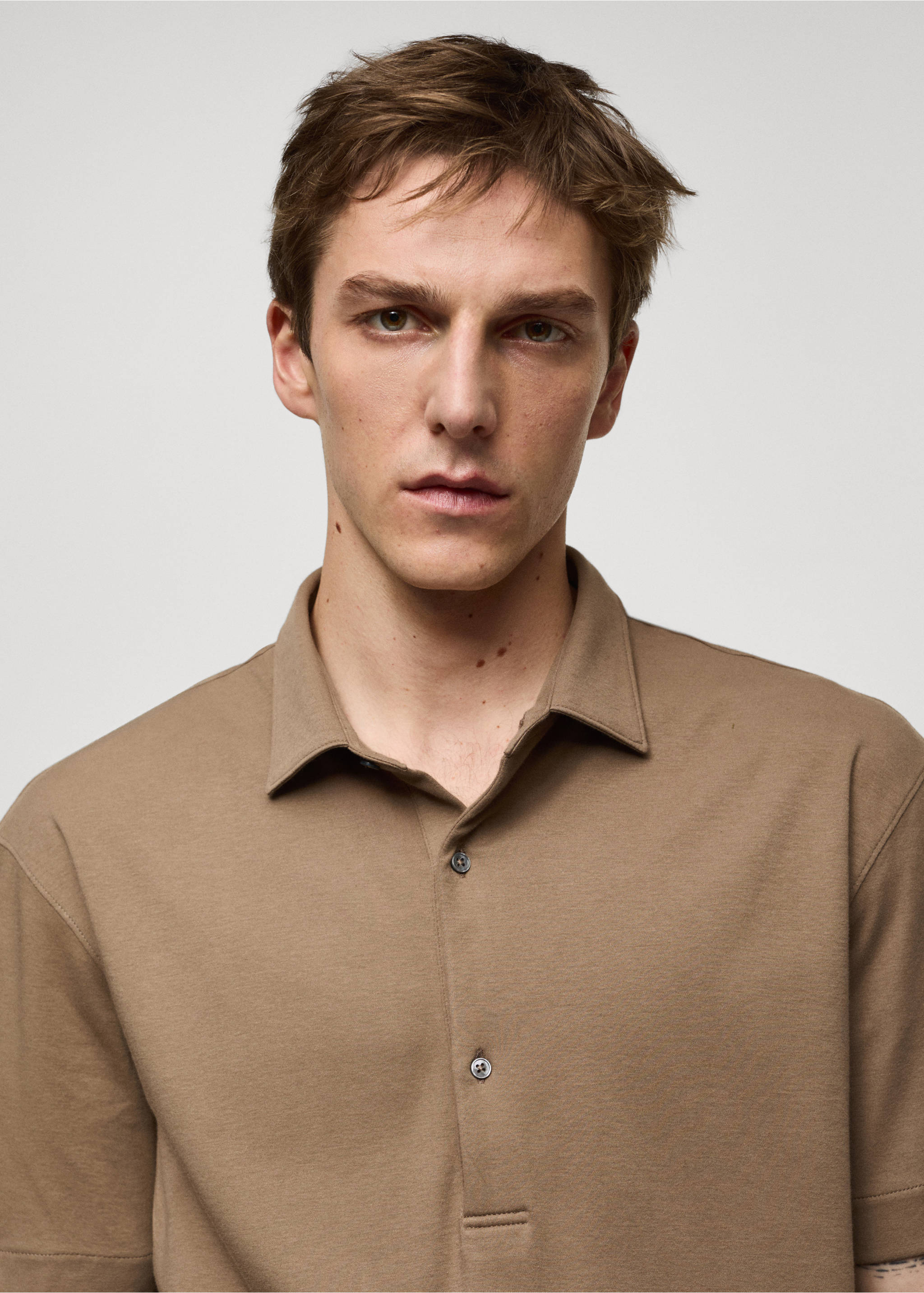 Polo slim fit 100% algodón - Detalle del artículo 1, Verde medio. Ref: 67057929-00.