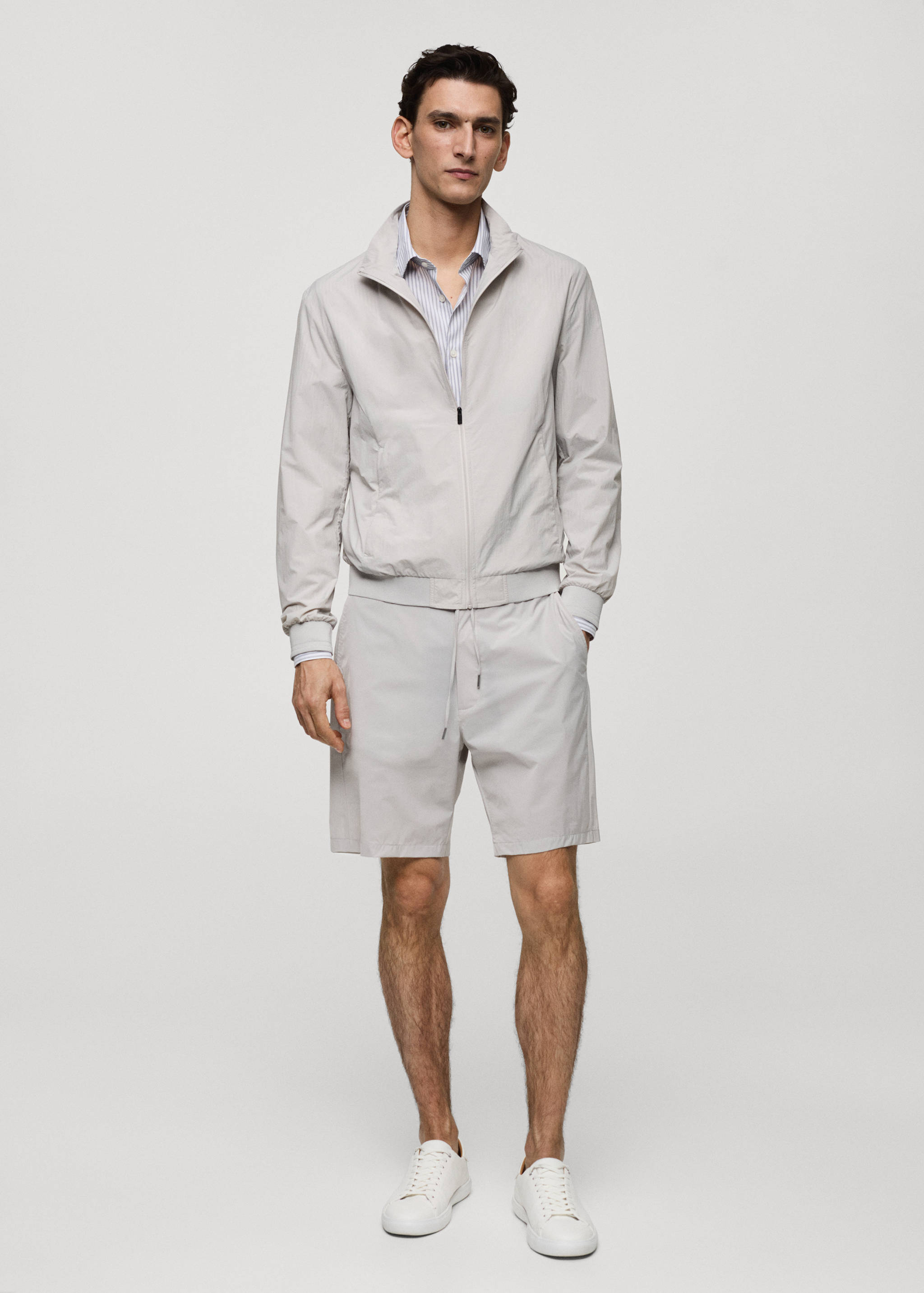 Water-repellent jacket with zip - General plane