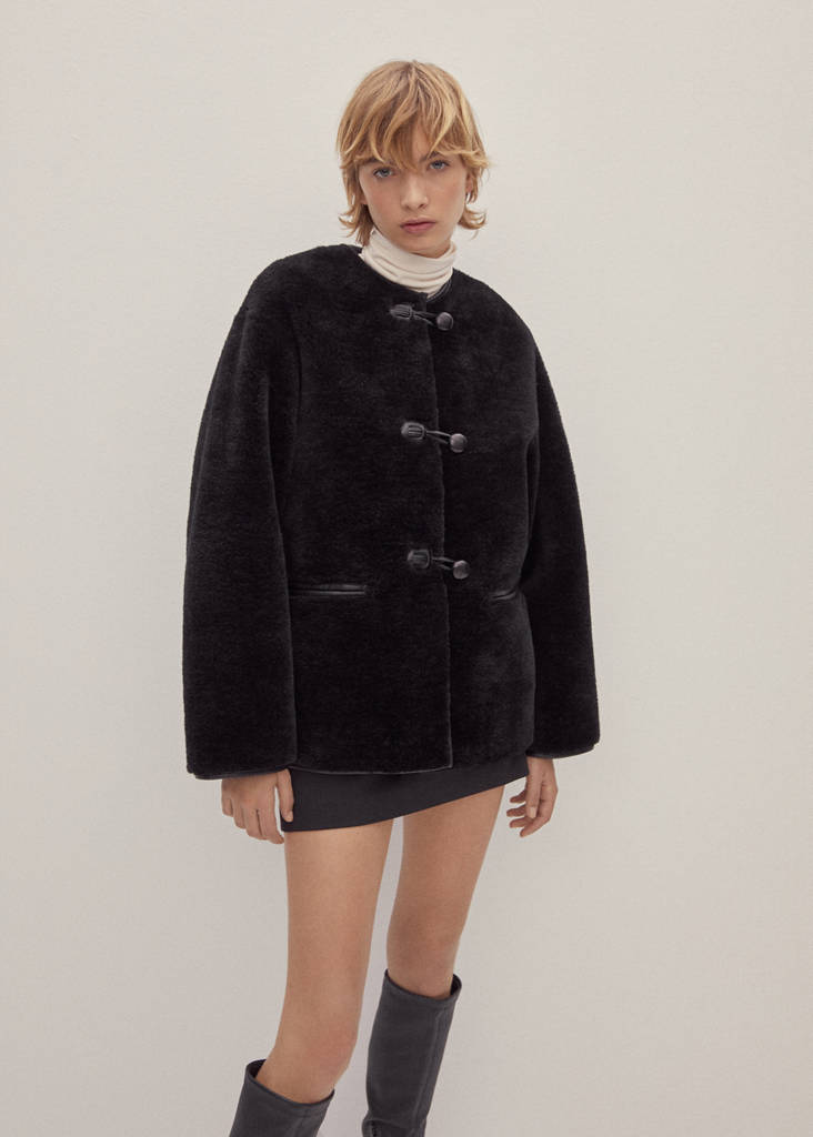Fur-effect coat with appliqués — Black