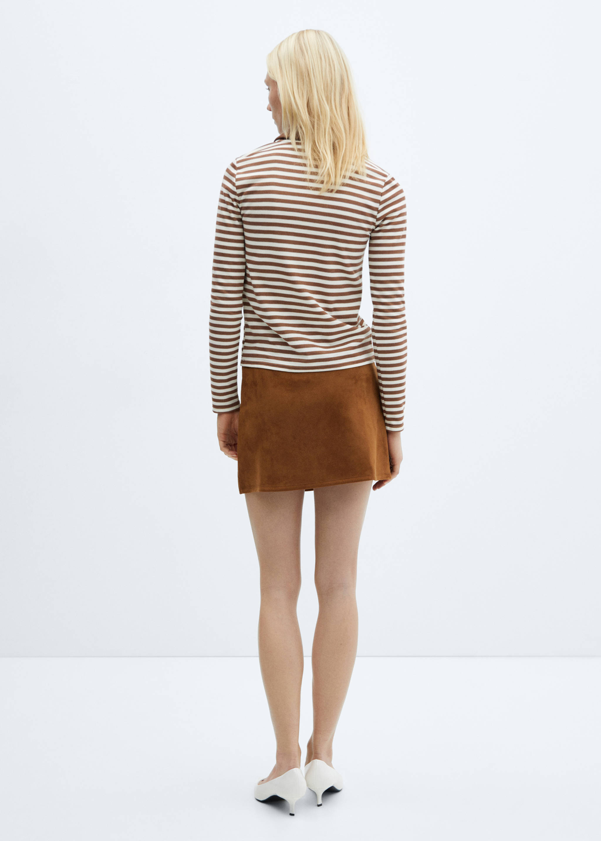 Button-down collar polo shirt - Reverse of the article