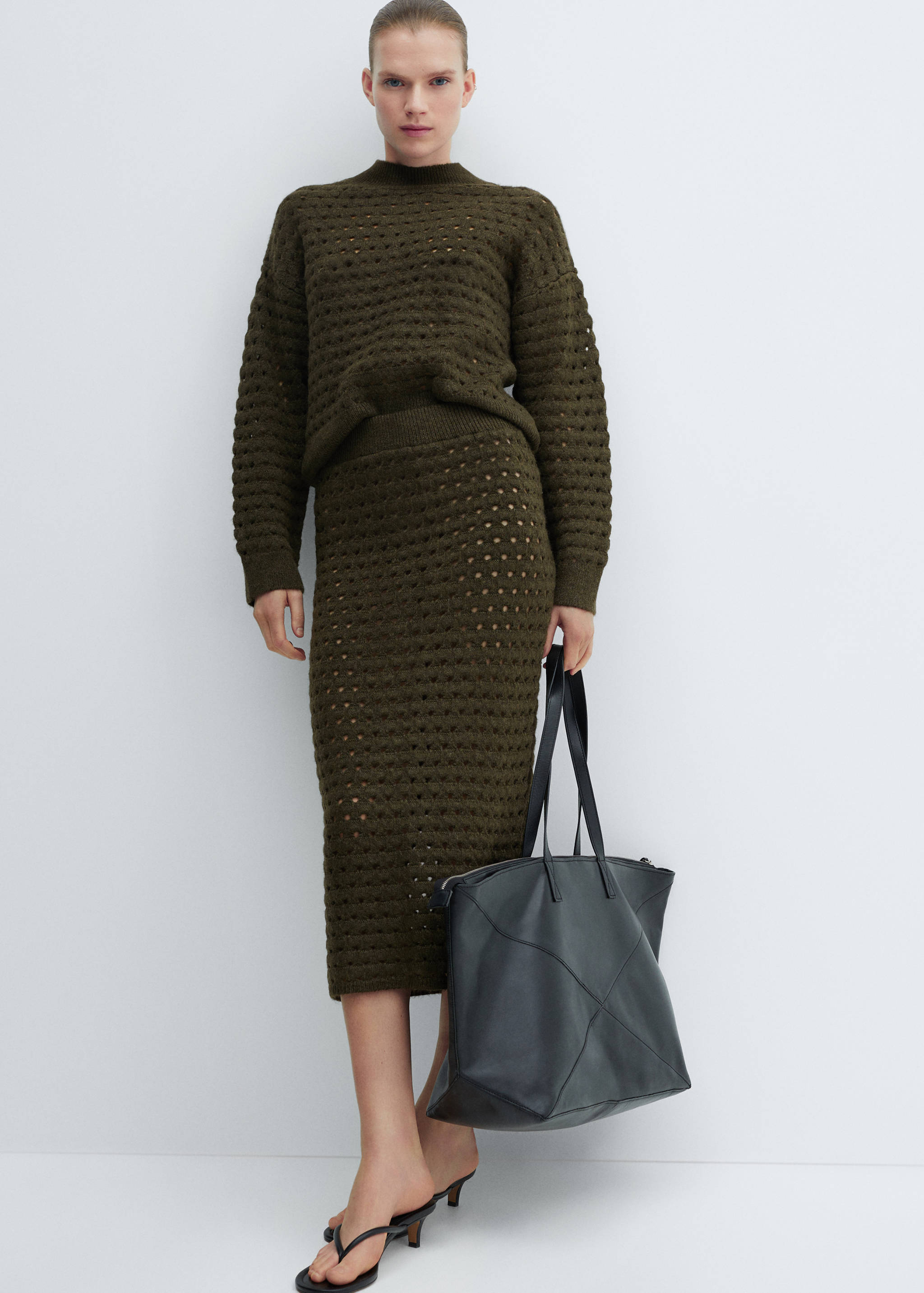 Knitted skirt with openwork details - General plane