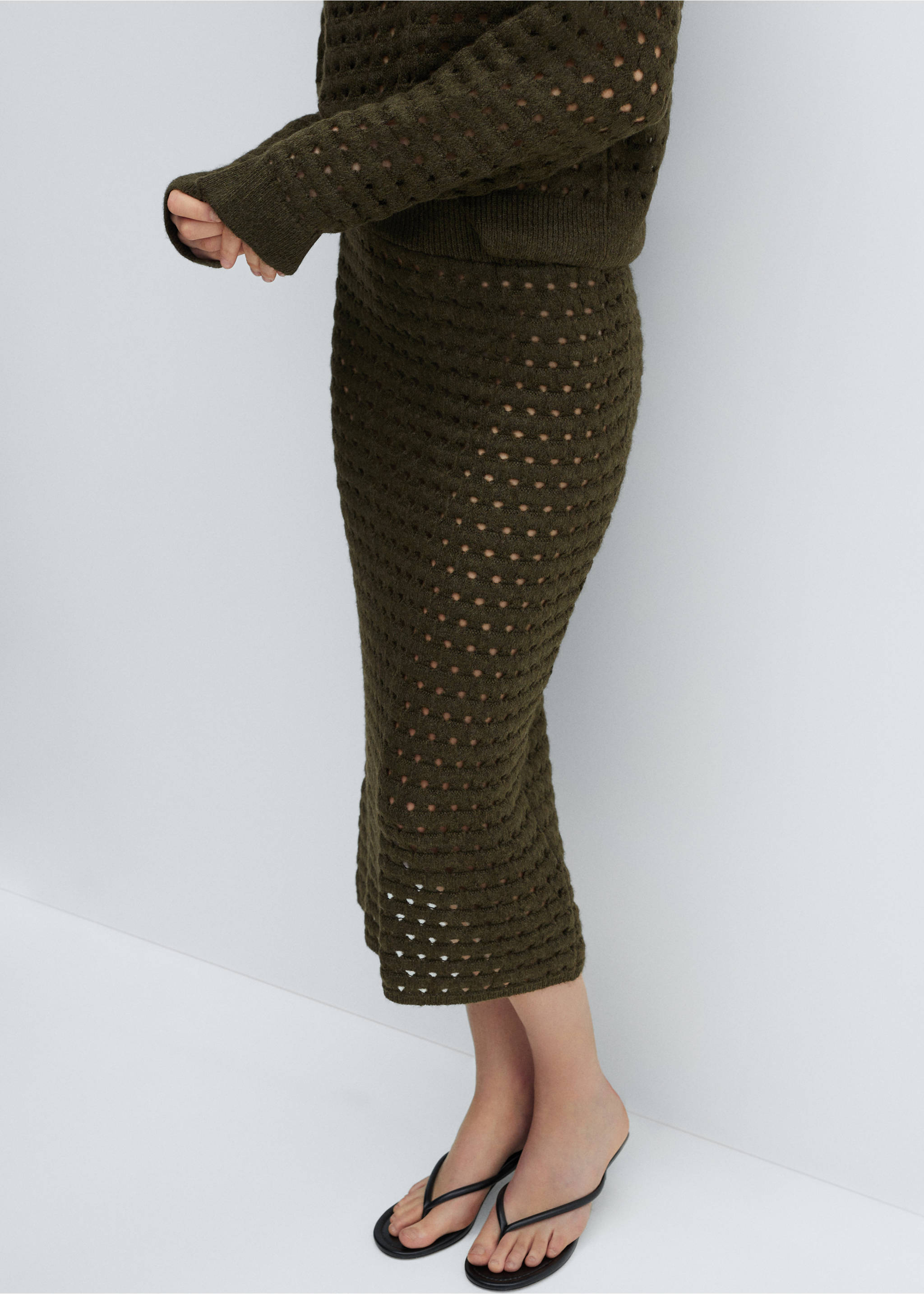 Knitted skirt with openwork details - Medium plane, Khaki. Ref: 67060479-00.