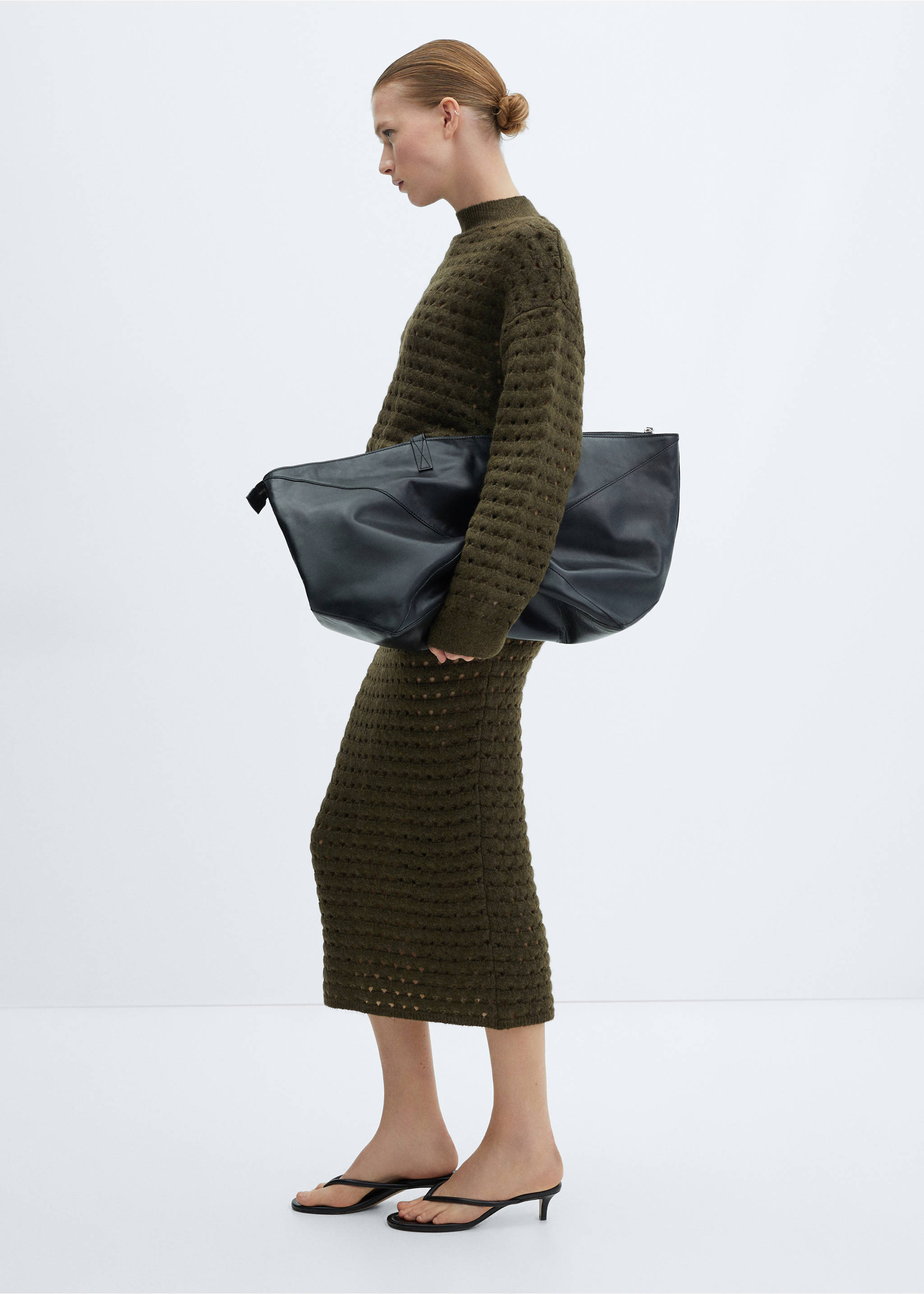 Knitted skirt with openwork details - Details of the article 2, Khaki. Ref: 67060479-00.