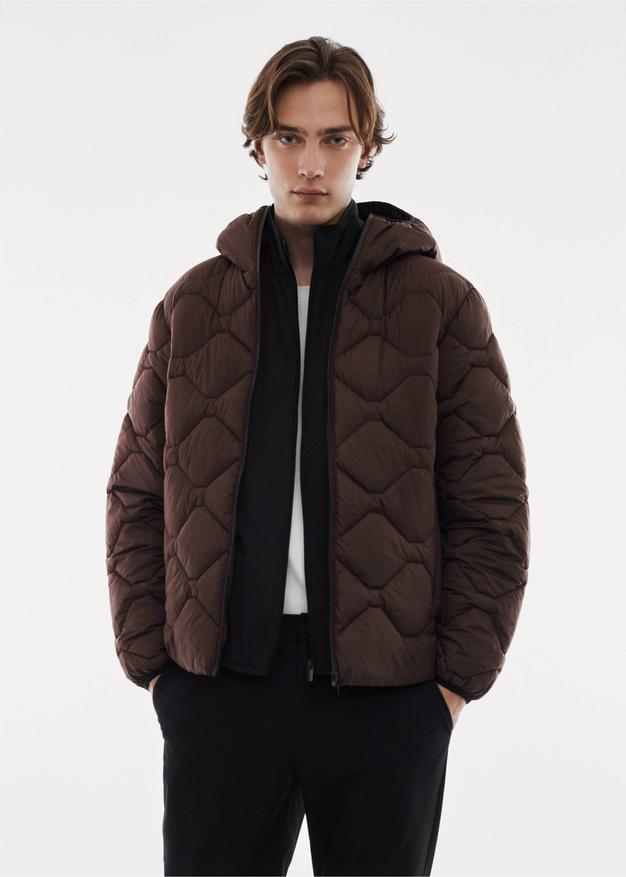 Ultra-light water-repellent anorak - Medium plane, Burgundy. Ref: 67060618-00.