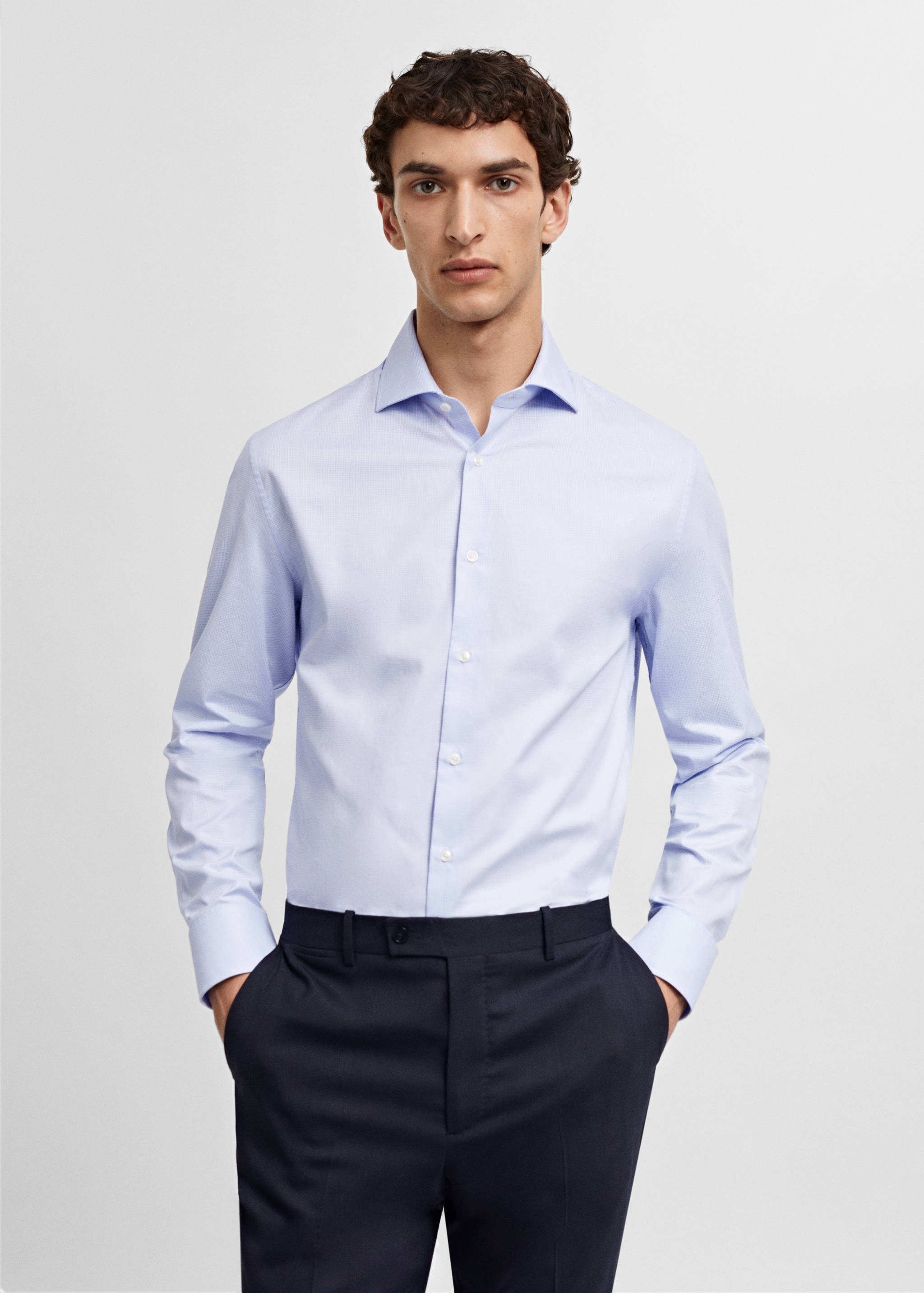 Camisa traje slim fit estructura - Plano medio