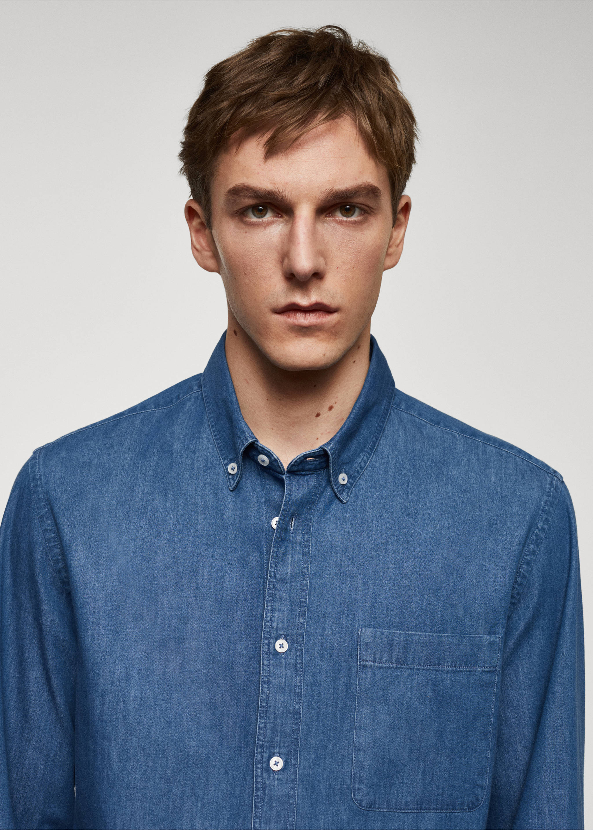 Camisa classic fit chambray algodón - Detalle del artículo 1, Azul medio. Ref: 67060638-00.