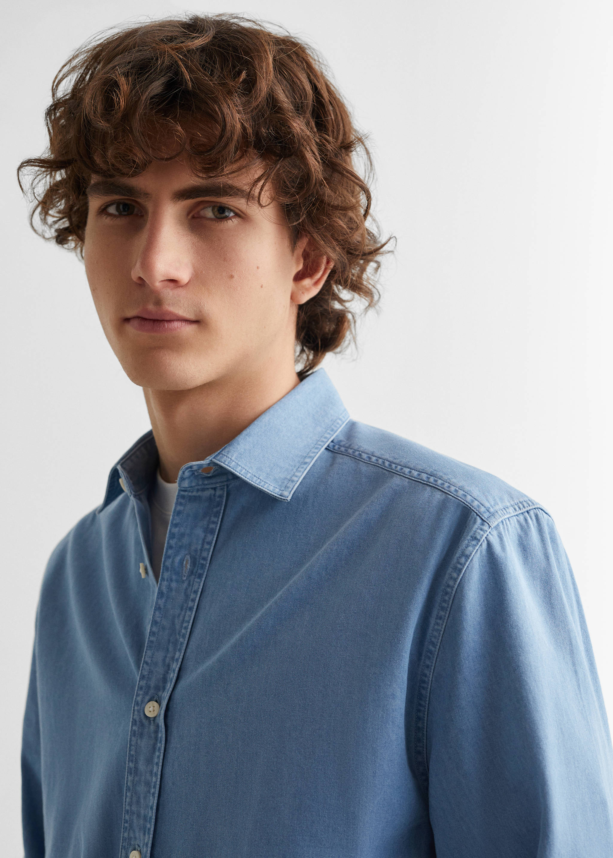 Regular-fit denim shirt - Details of the article 1