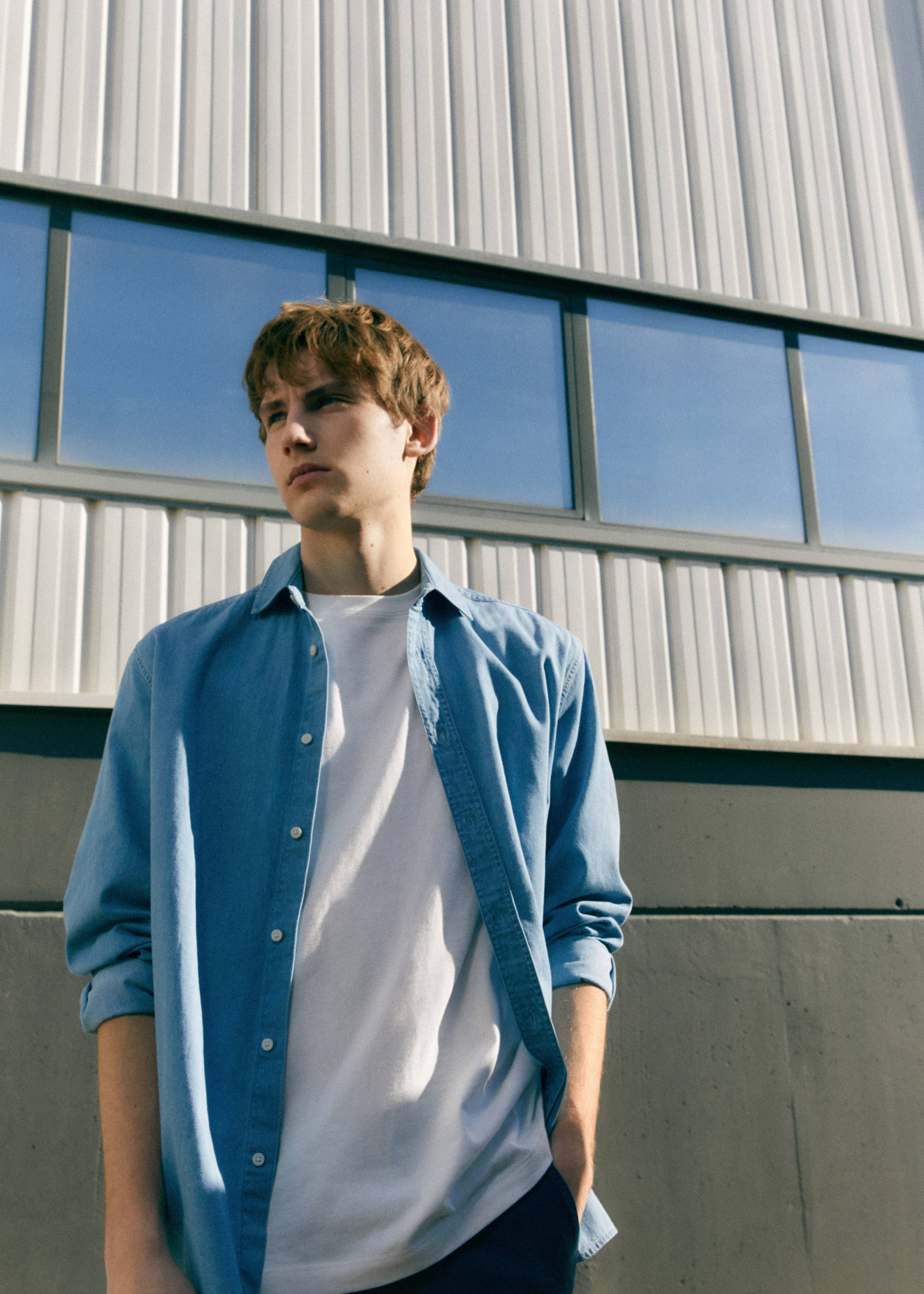 Regular-fit denim shirt - Details of the article 5