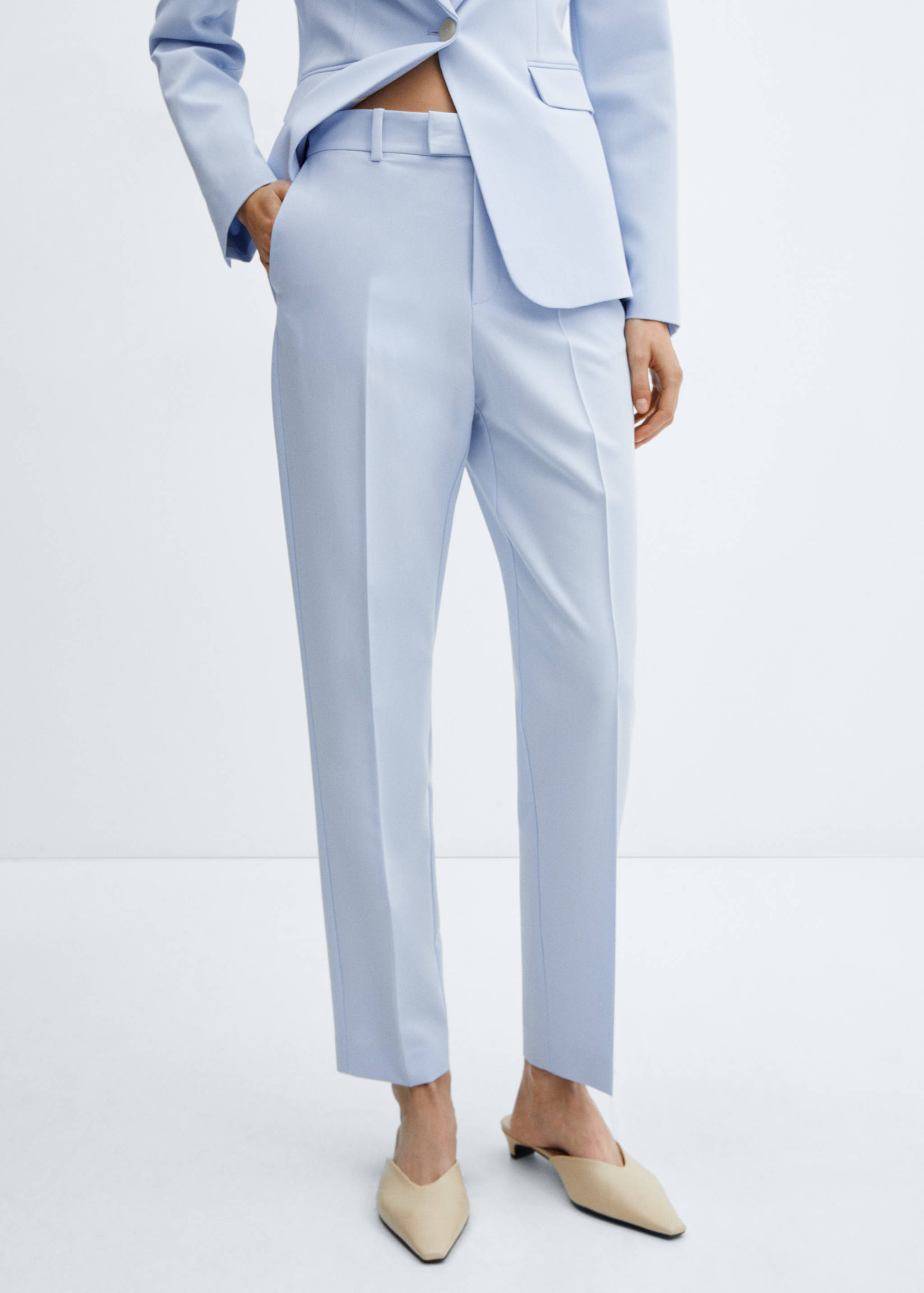 Pantalón recto traje - Plano medio