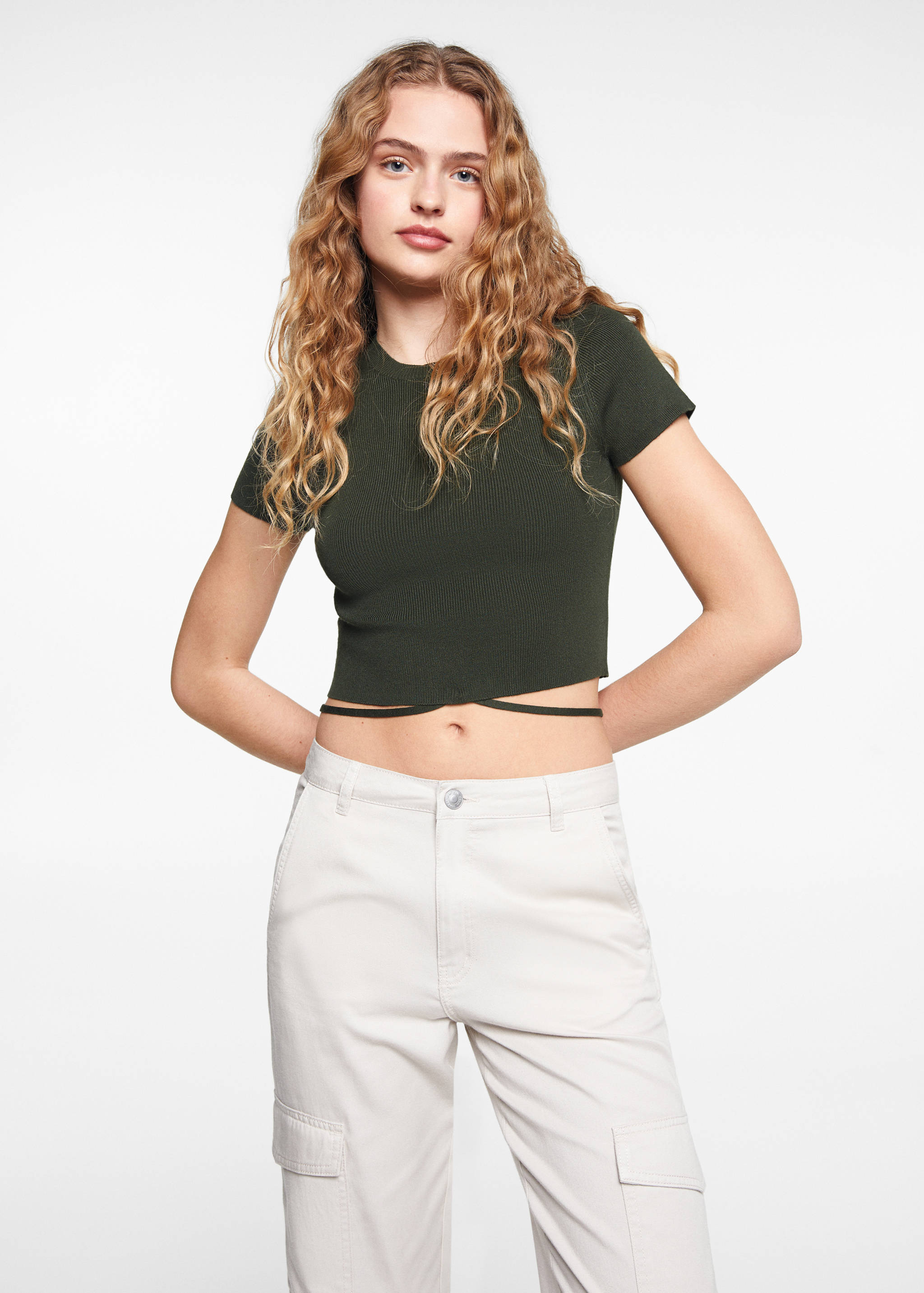 Knitted t-shirt with box - Medium plane