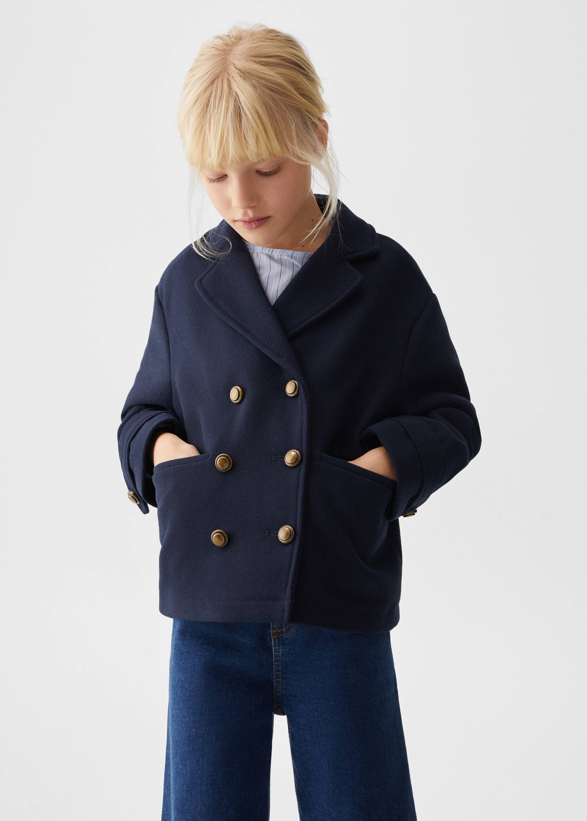 Двобортне пальто - Середній план