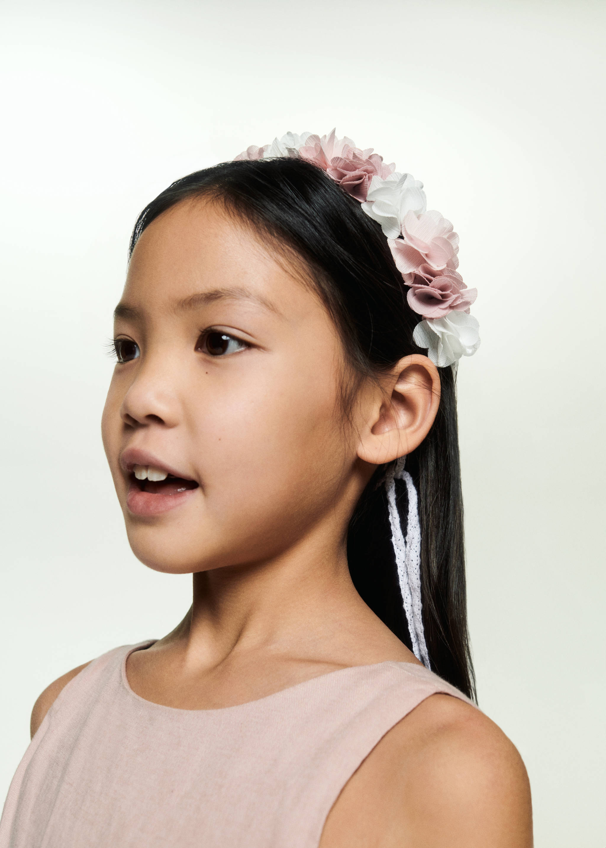 Bandolete às flores com relevo - Pormenor do artigo 6