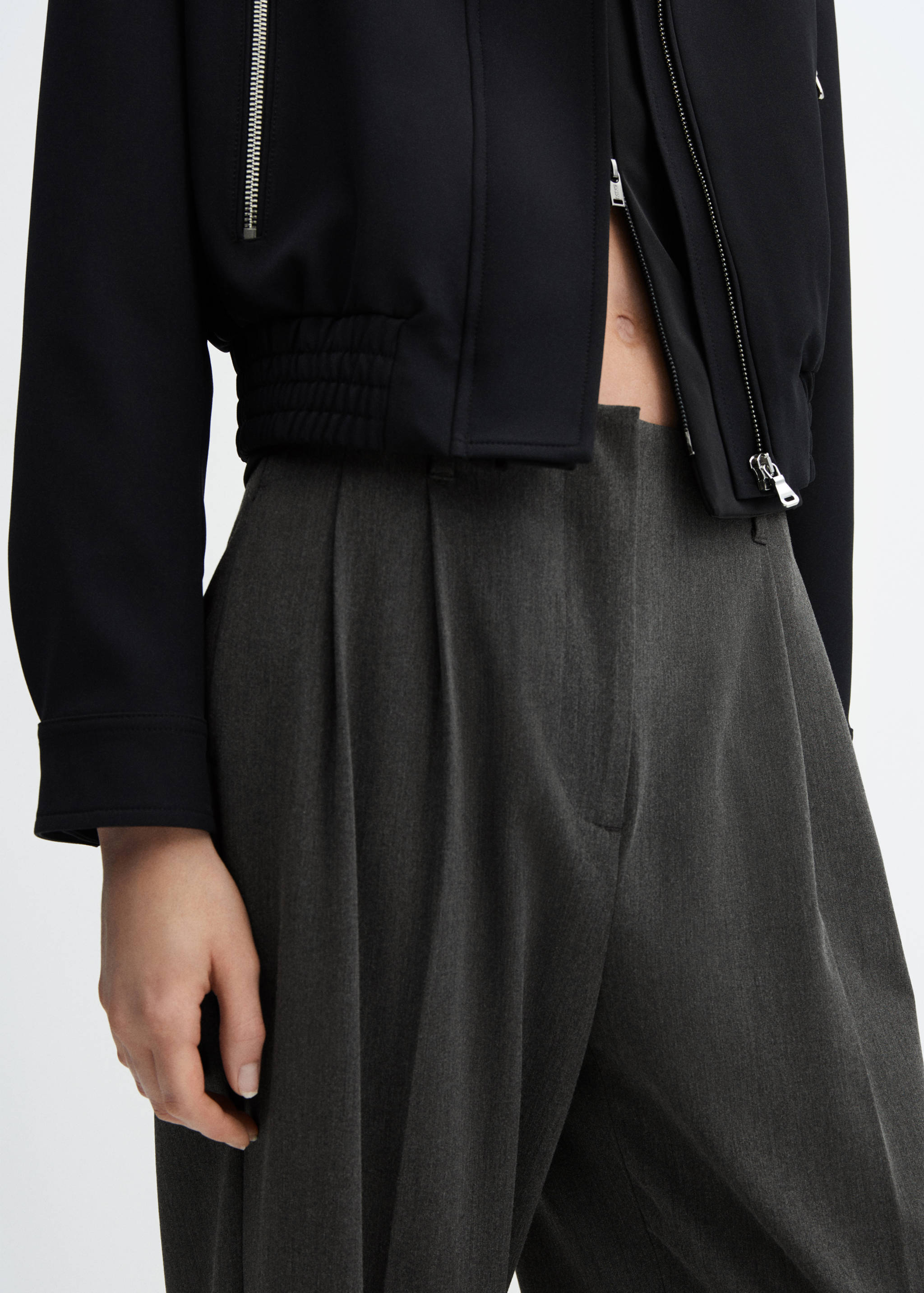 Wide leg pleated trousers - Details of the article 6