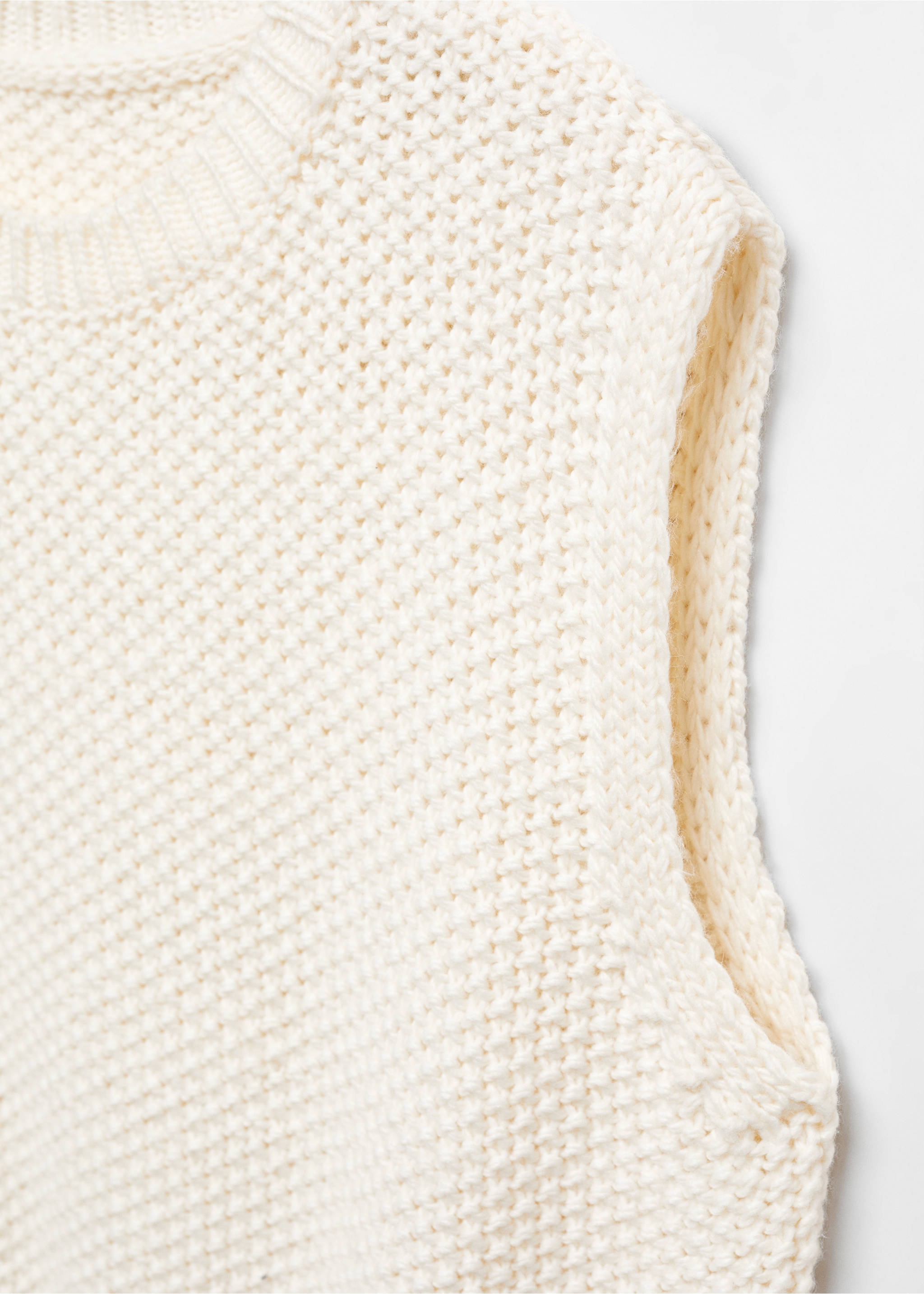 Chunky-knit gilet - Details of the article 8, Ecru. Ref: 67064034-00.
