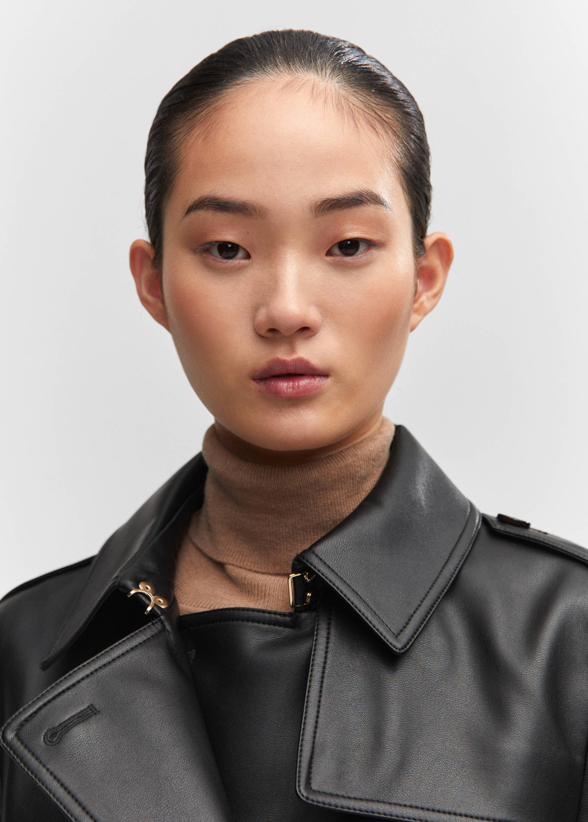 Faux-leather trench coat - Details of the article 3