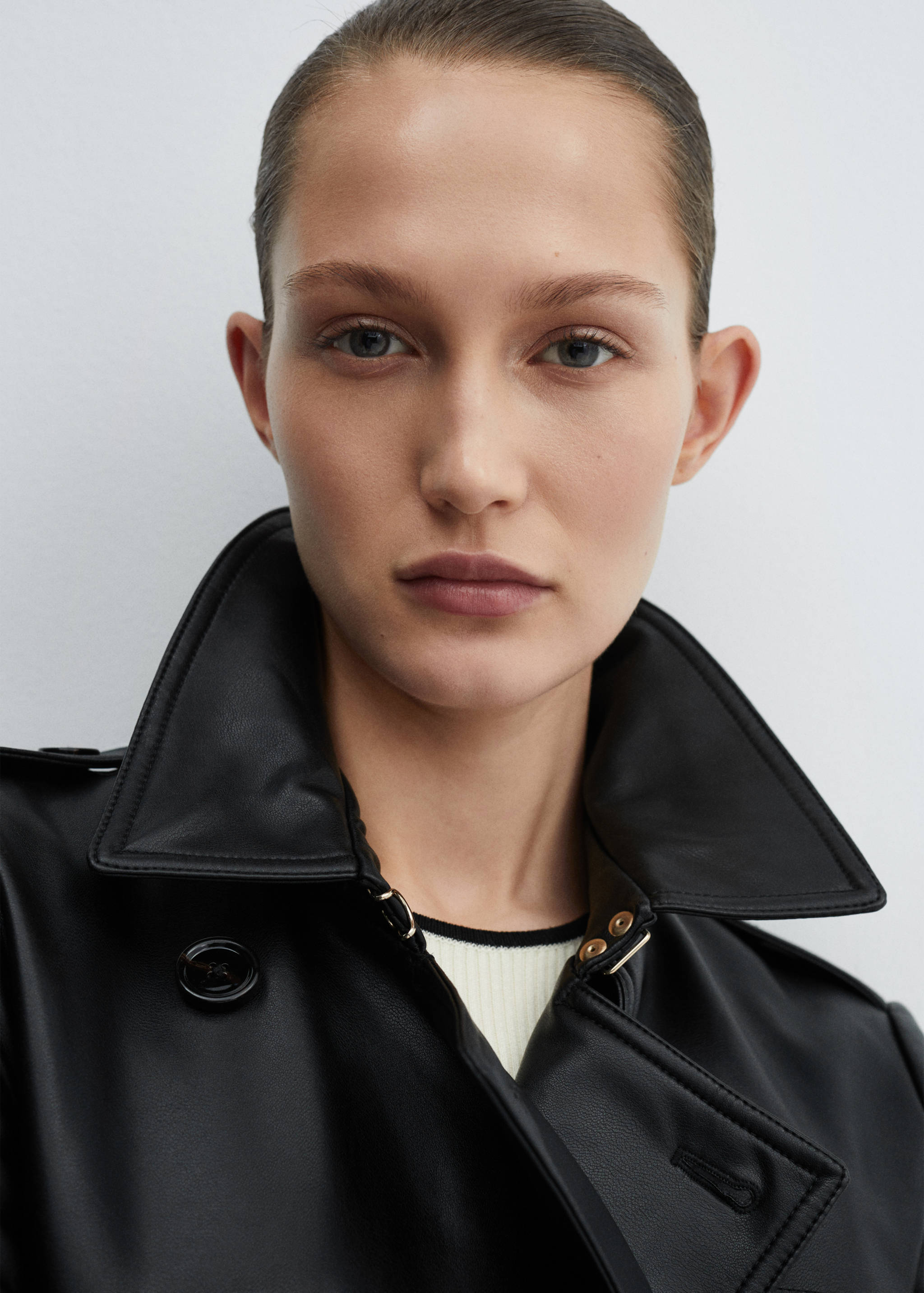 Faux-leather trench coat - Details of the article 2