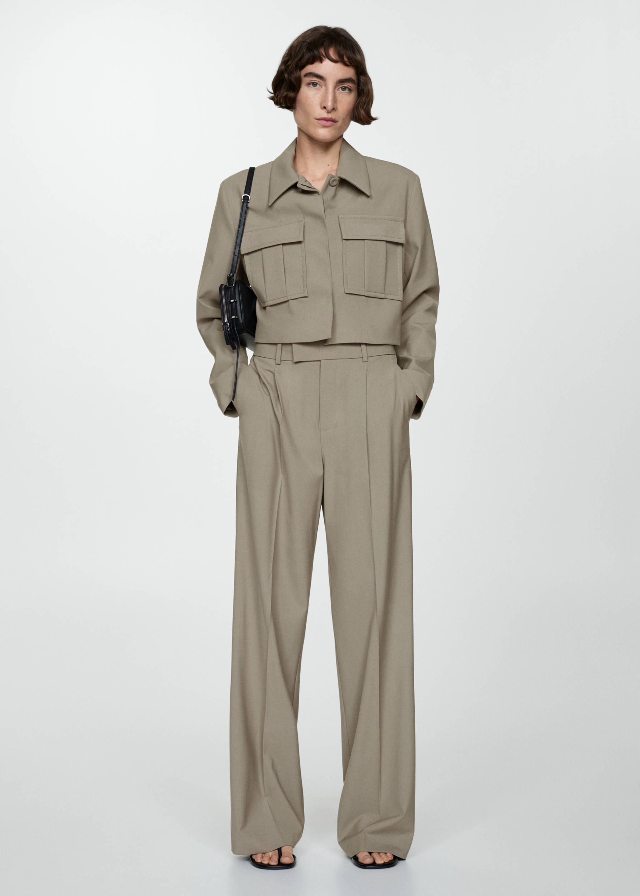 Crop-Jacke mit Taschen - Allgemeine Ansicht