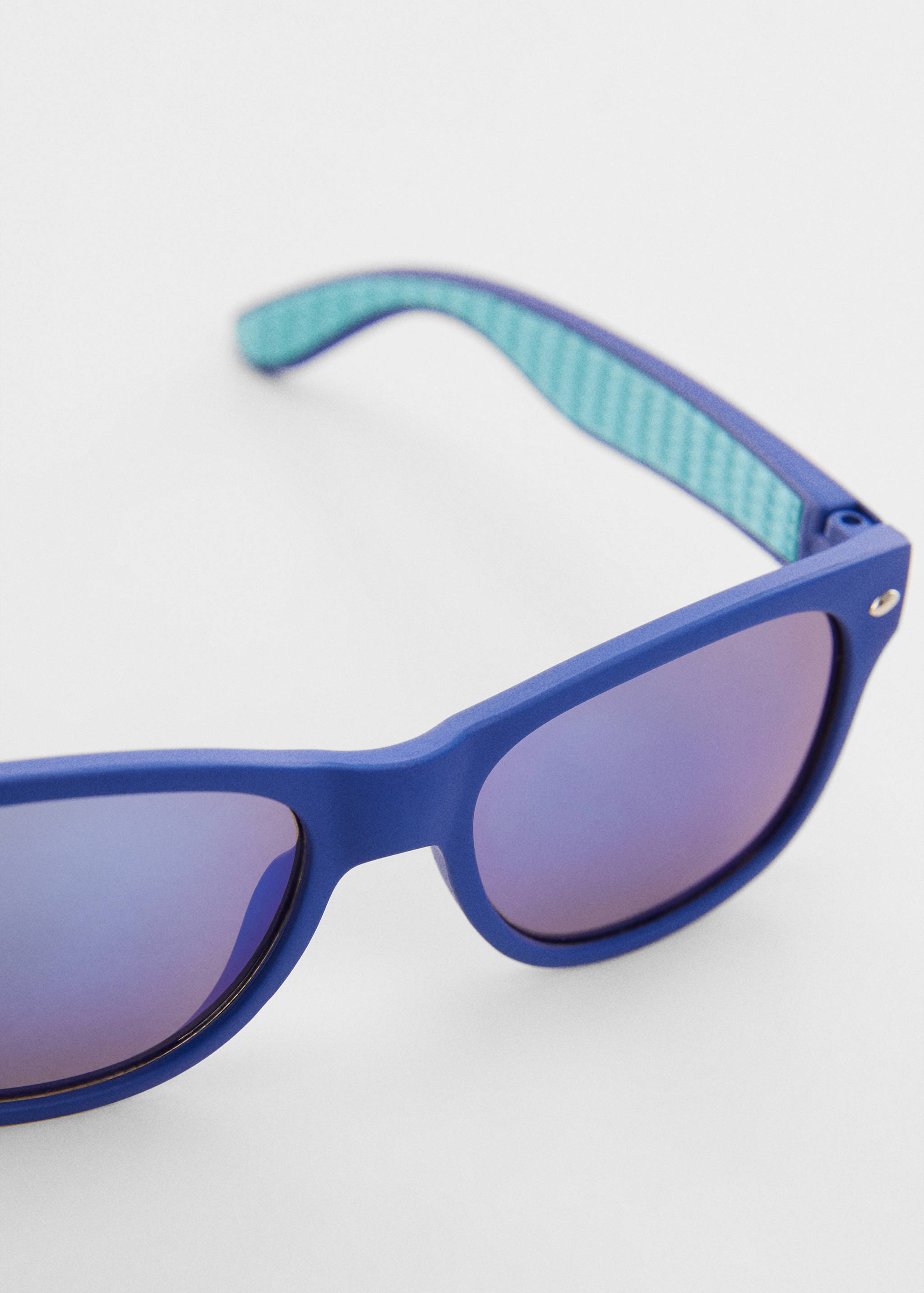 Resin frame sunglasses - Details of the article 2