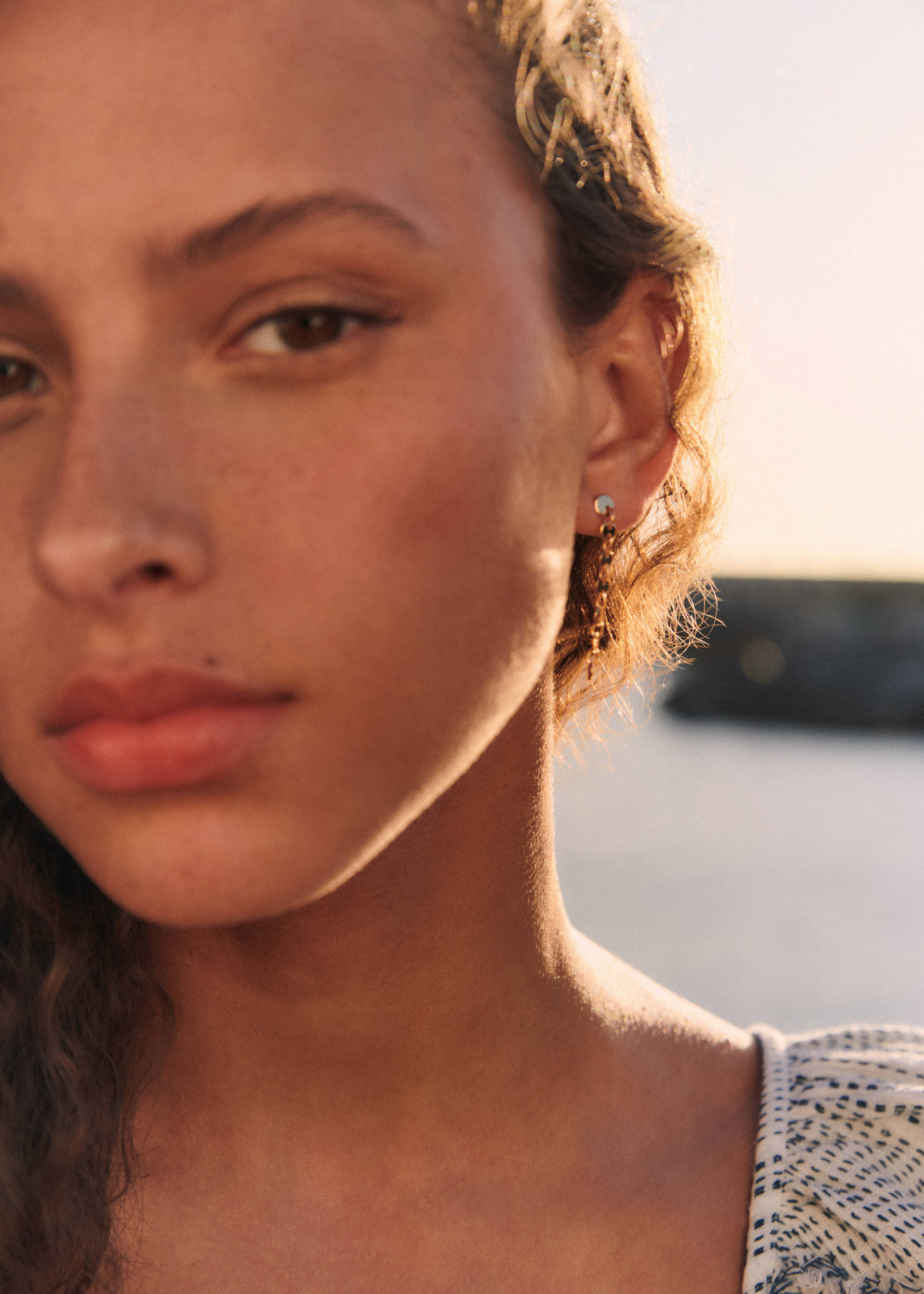 Long circle earrings - Details of the article 6