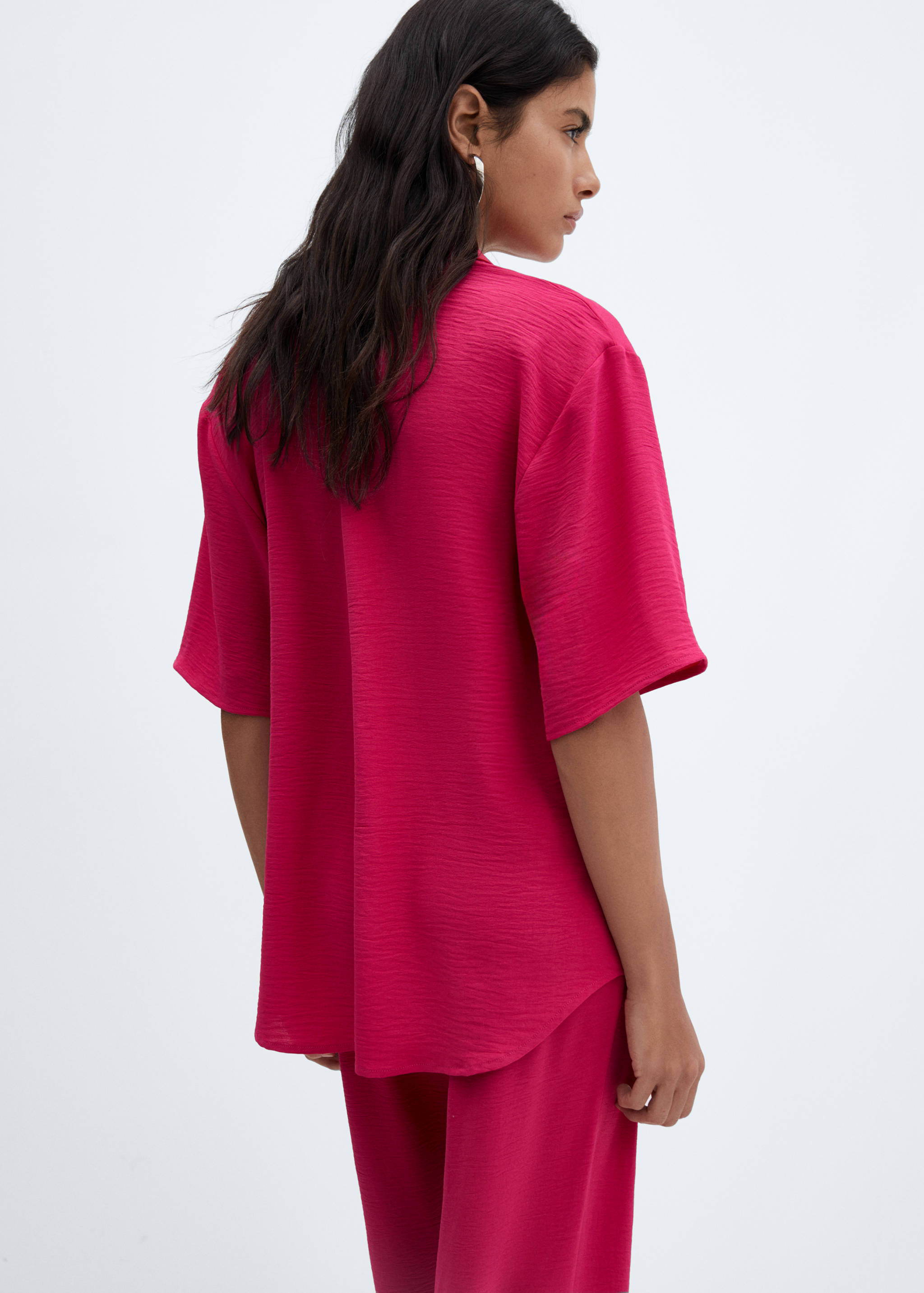 قميص بأكمام قصيرة وأزرار - الجهة الخلفية للمنتج