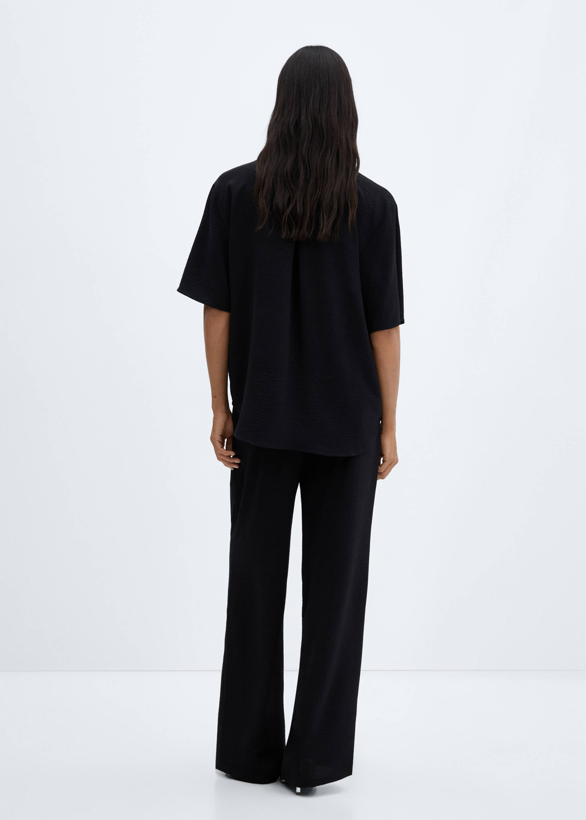 قميص بأكمام قصيرة وأزرار - الجهة الخلفية للمنتج