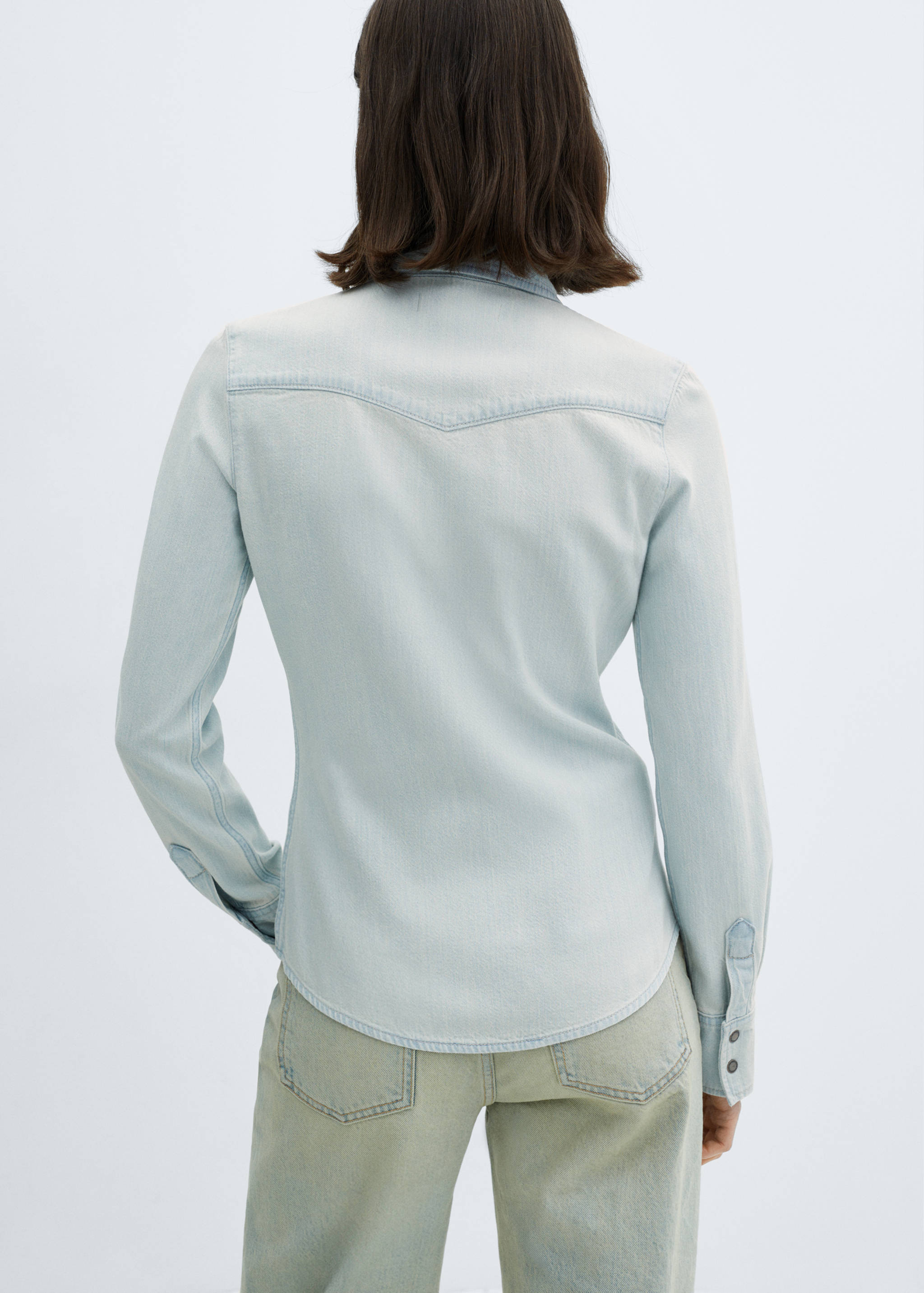 Chest-pocket denim shirt - Reverse of the article
