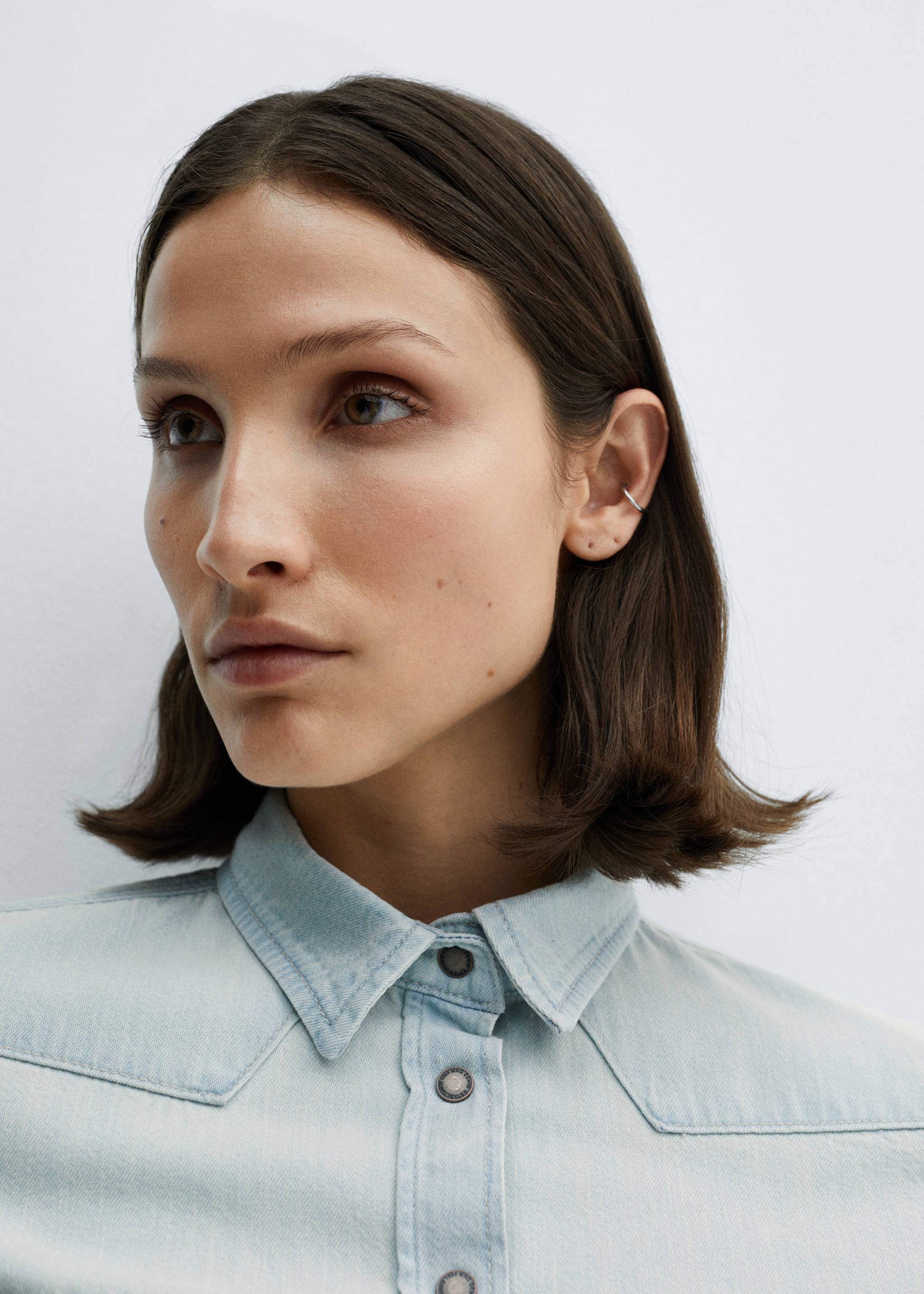 Chest-pocket denim shirt - Details of the article 1