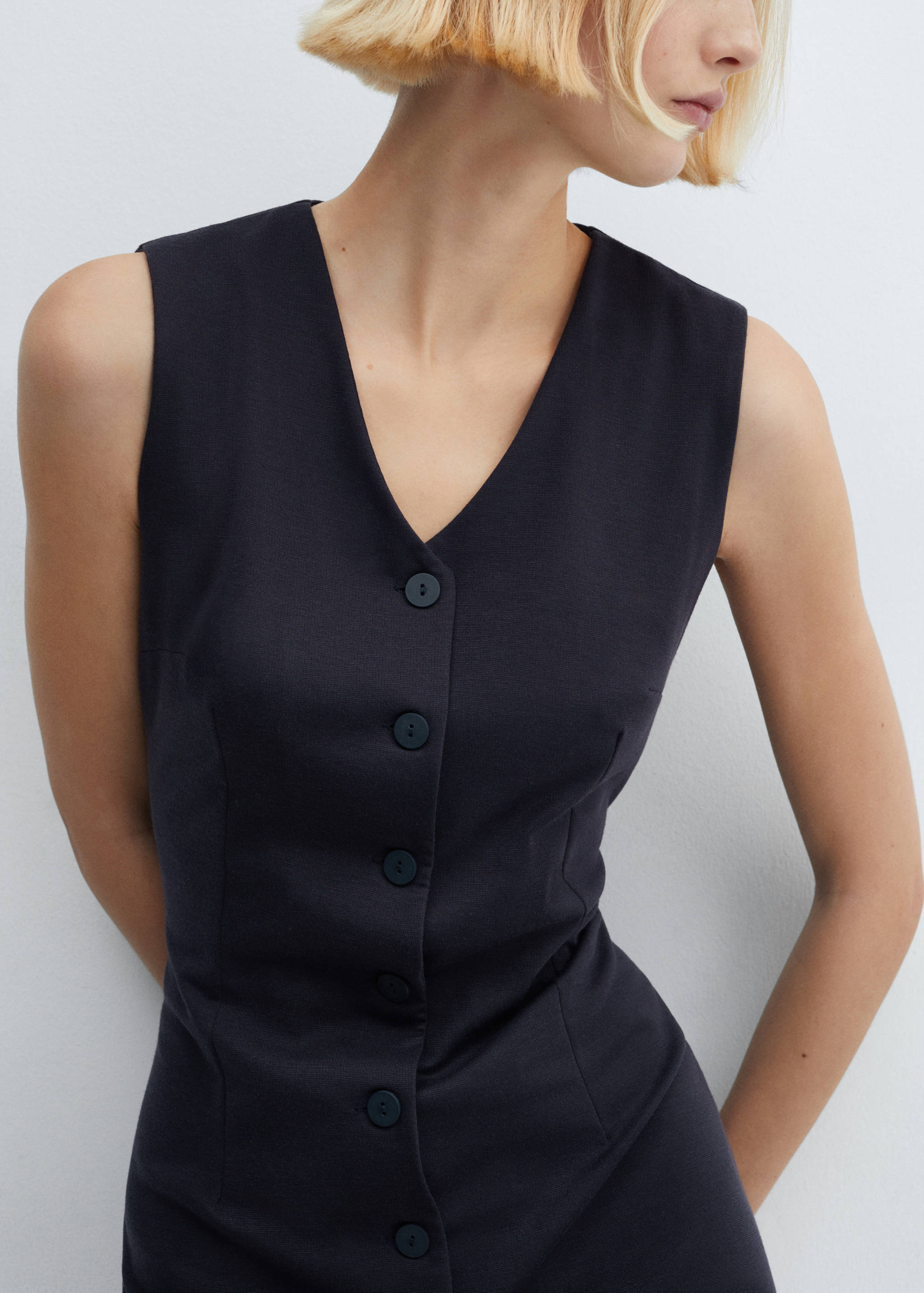 Short buttoned dress - Details of the article 1