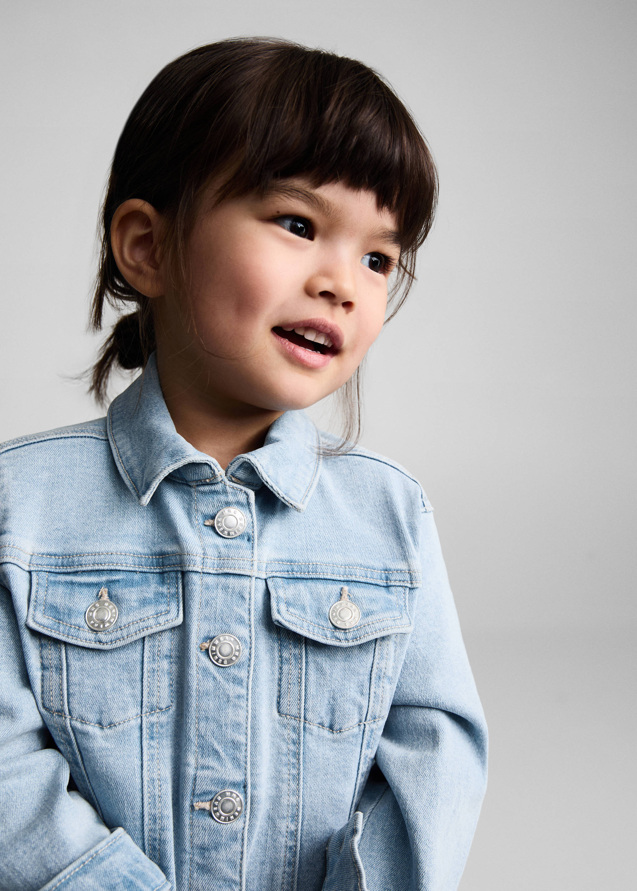 Pockets denim jacket - Details of the article 1