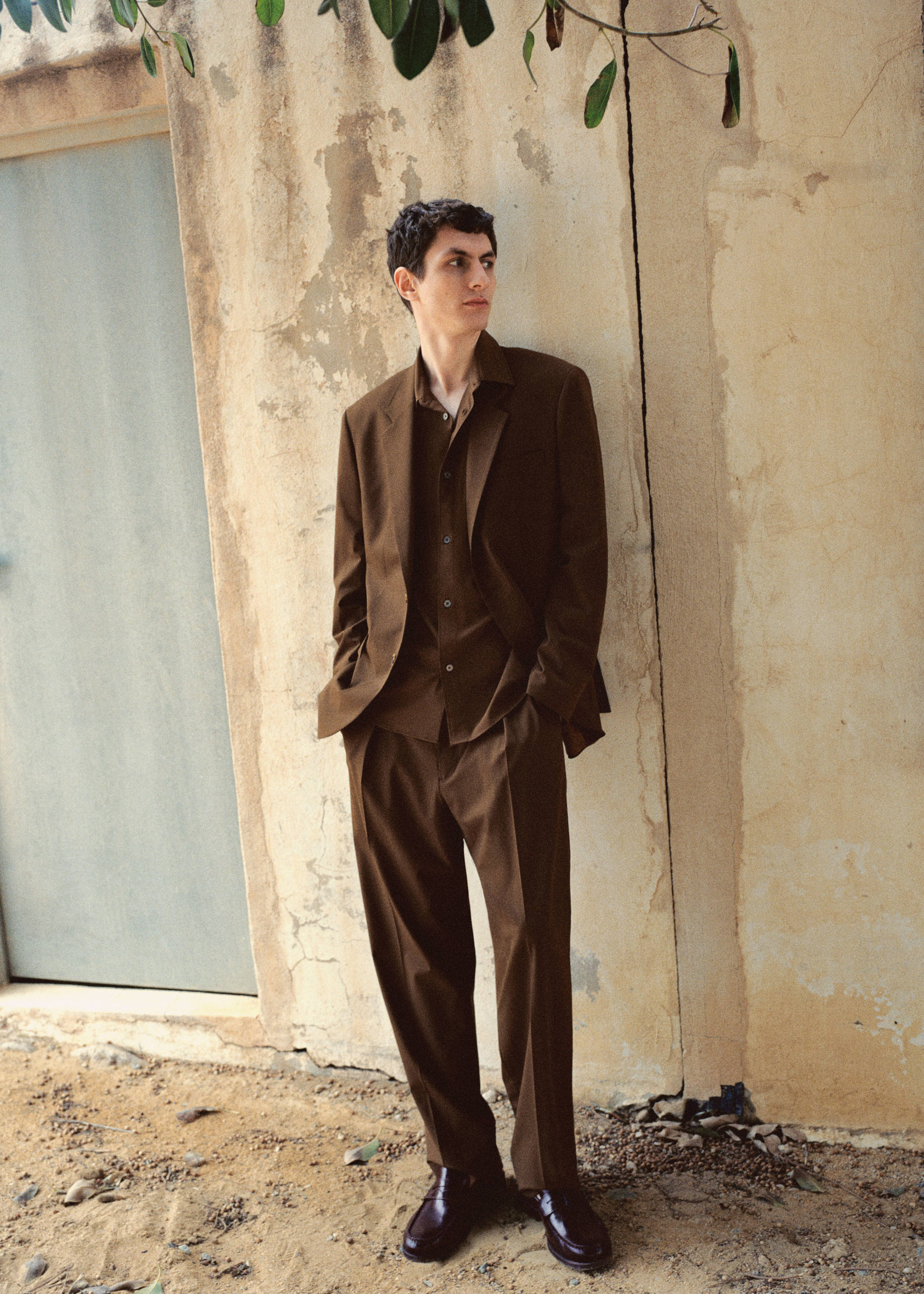 Relaxed-fit suit trousers with pleats - Details of the article 5