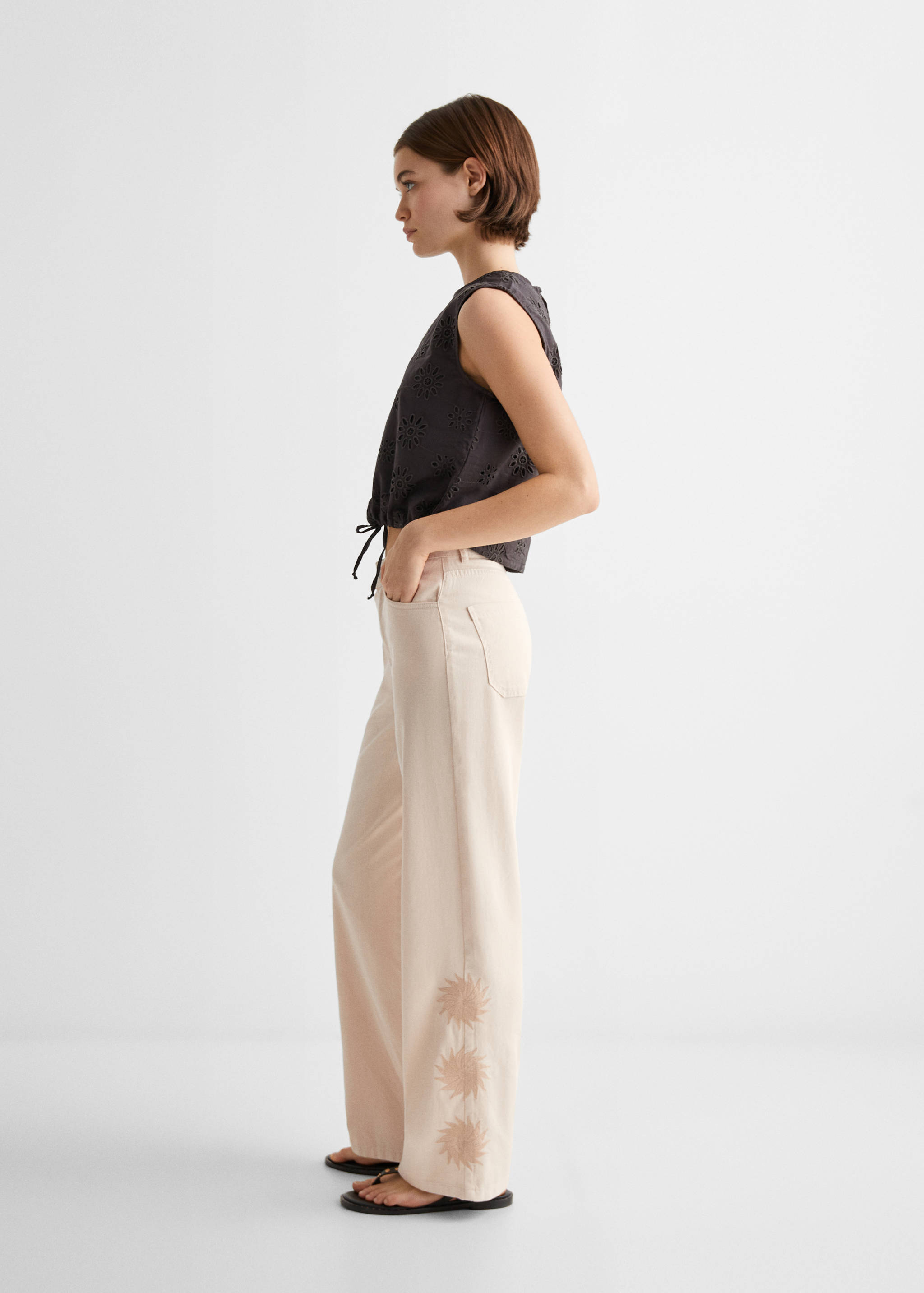 بنطلون قطني مطرز - رؤية عامة