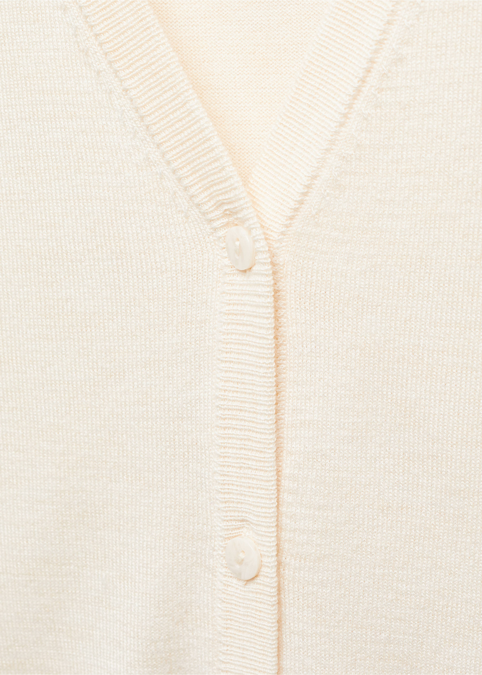 Knitted gilet with buttons - Details of the article 8, Ecru. Ref: 67065739-00.