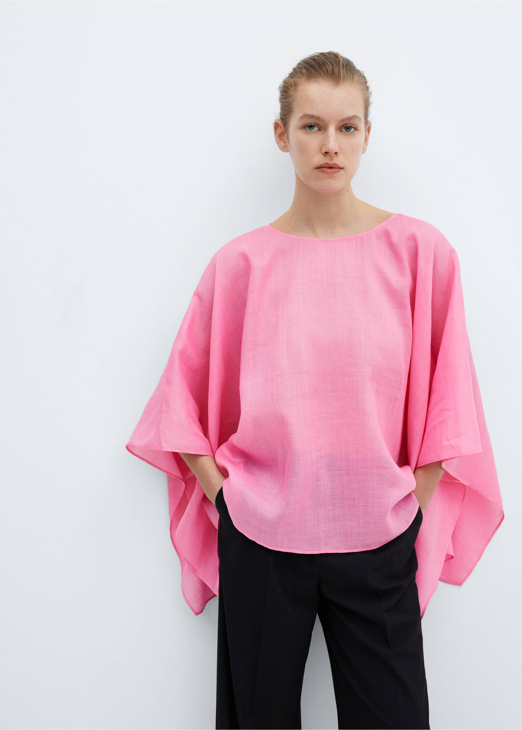 100% ramie cape - Medium plane, Neon Pink. Ref: 67065752-00.