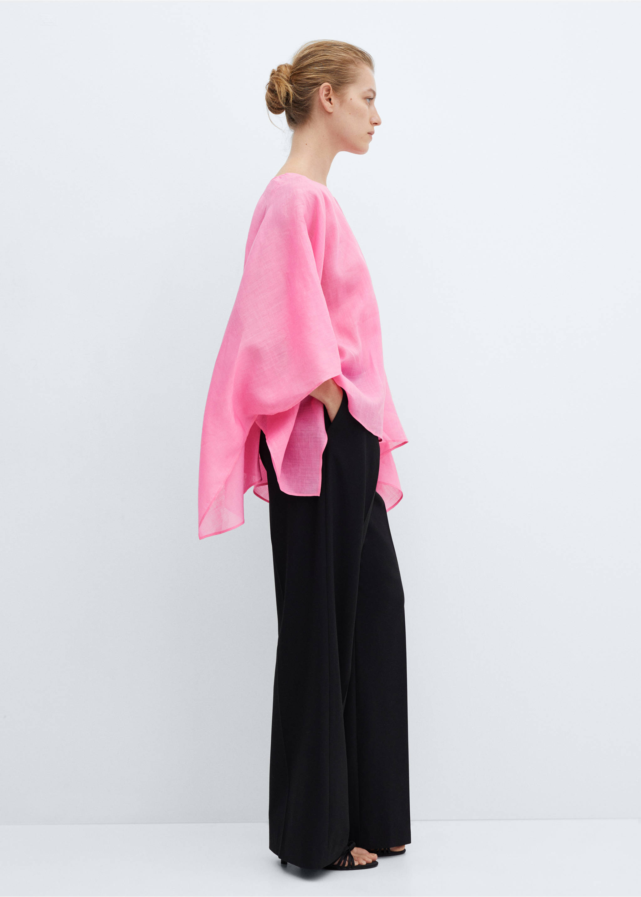 100% ramie cape - Details of the article 2, Neon Pink. Ref: 67065752-00.