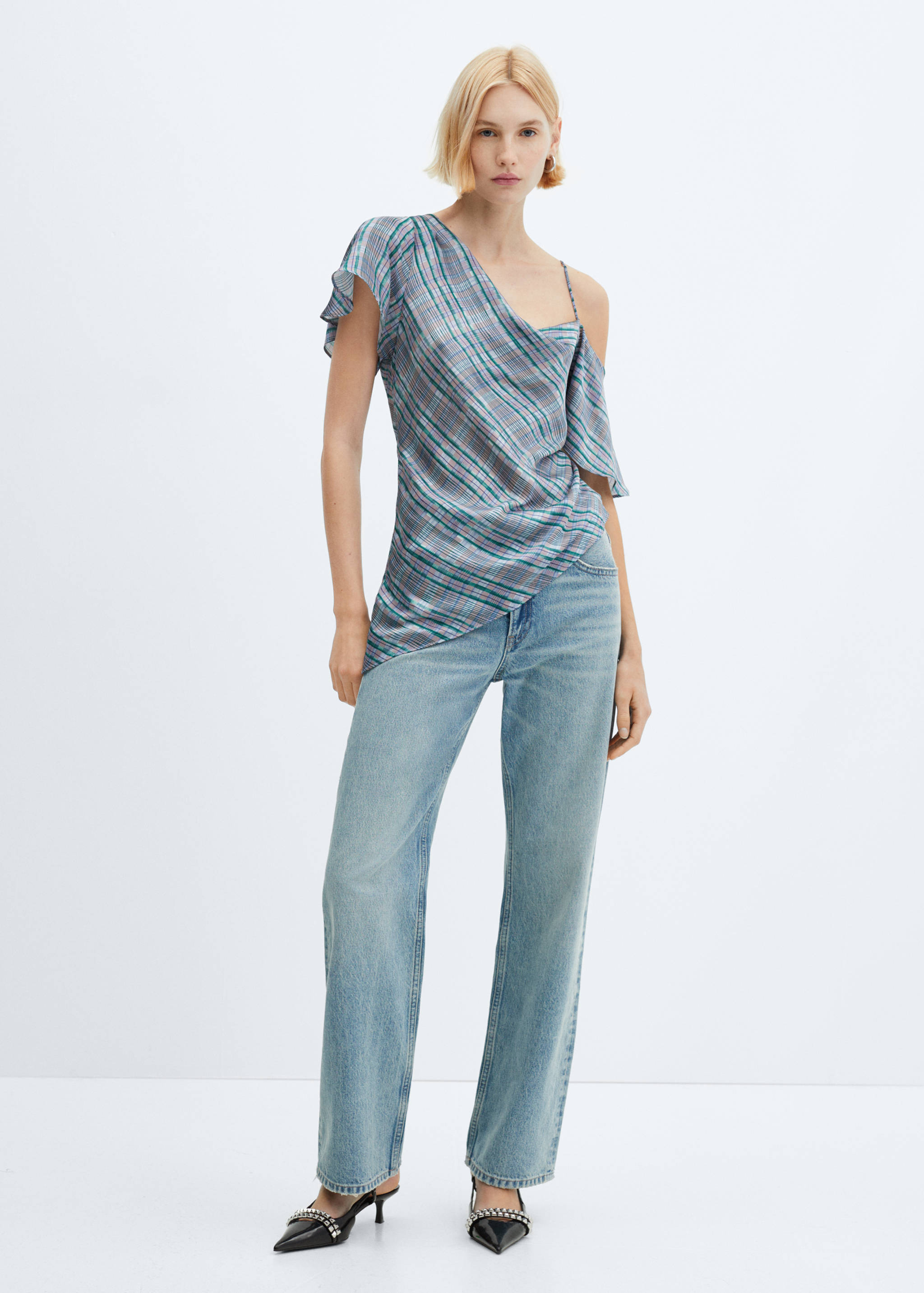 Asymmetrical satin check blouse - General plane