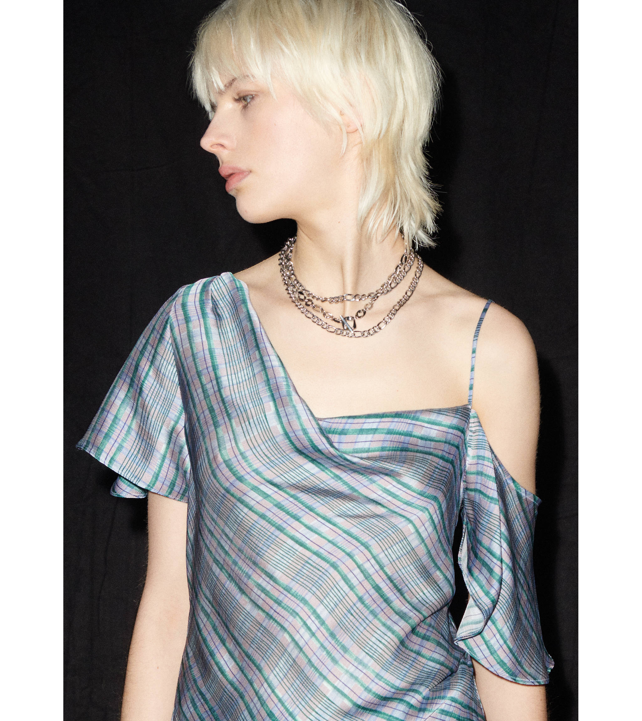 Blouse asymétrique satinée carreaux - Détail de l'article 9