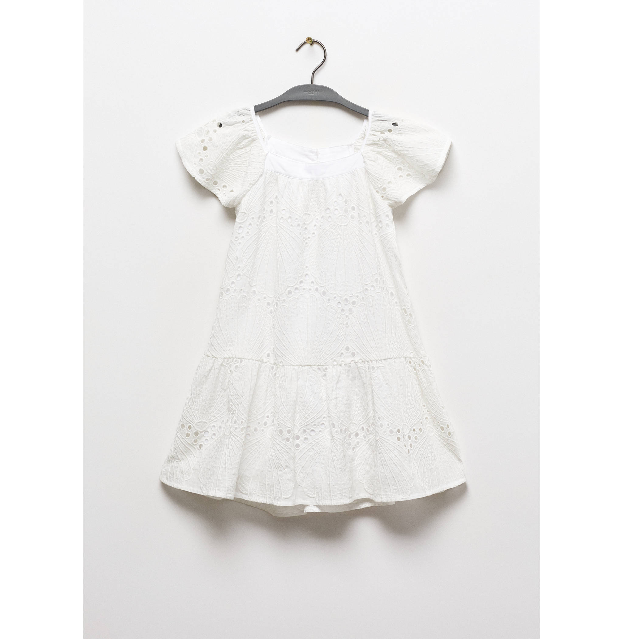 Vestido com pormenores rendados bordados - Artigo sem modelo