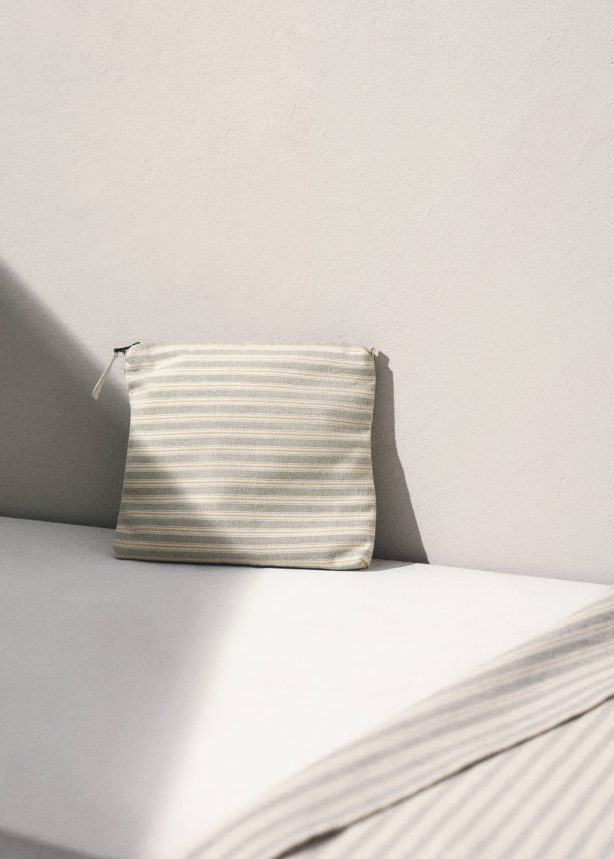 Striped cotton makeup bag - General plane