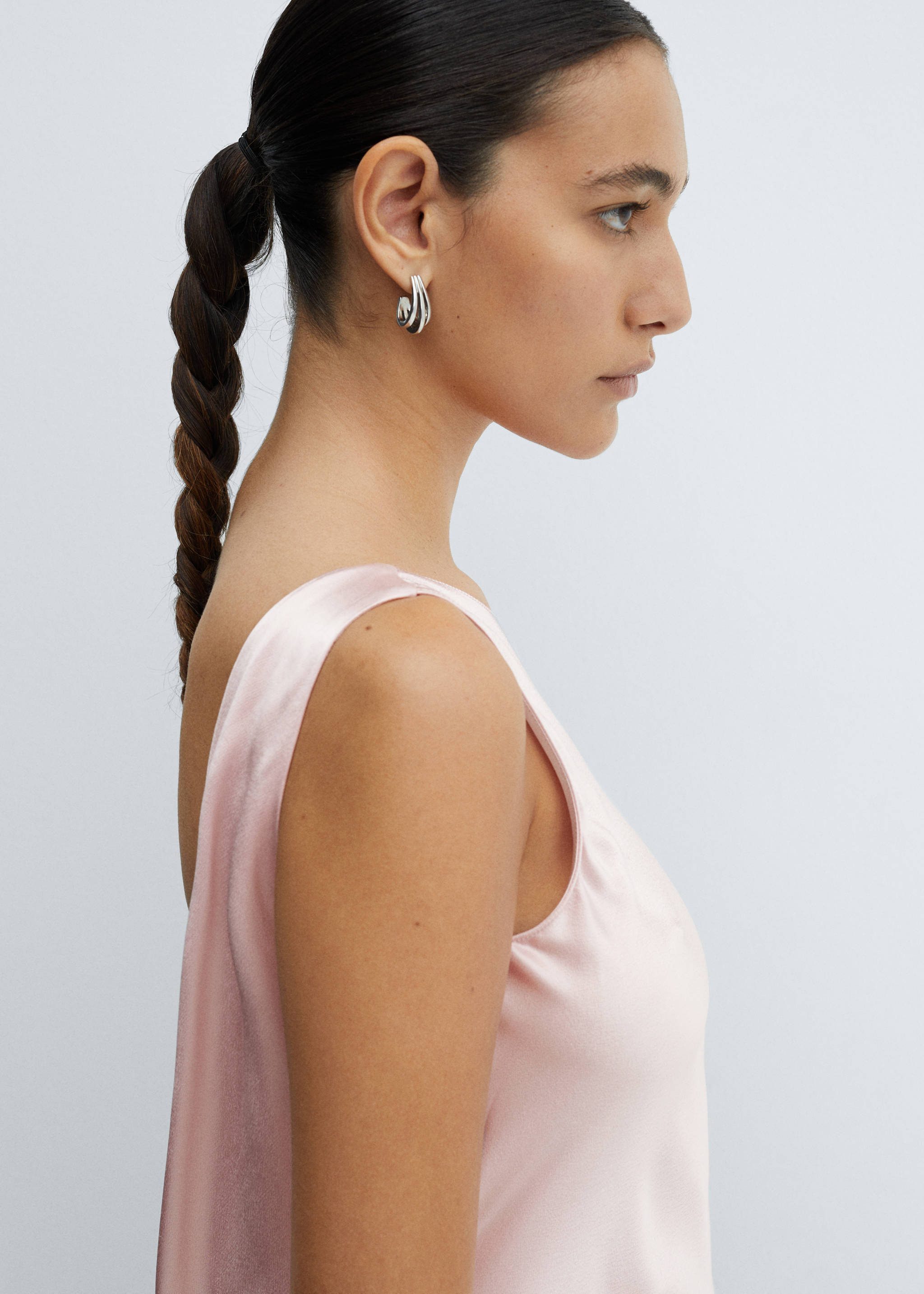 Open-back satin-effect dress - Details of the article 1