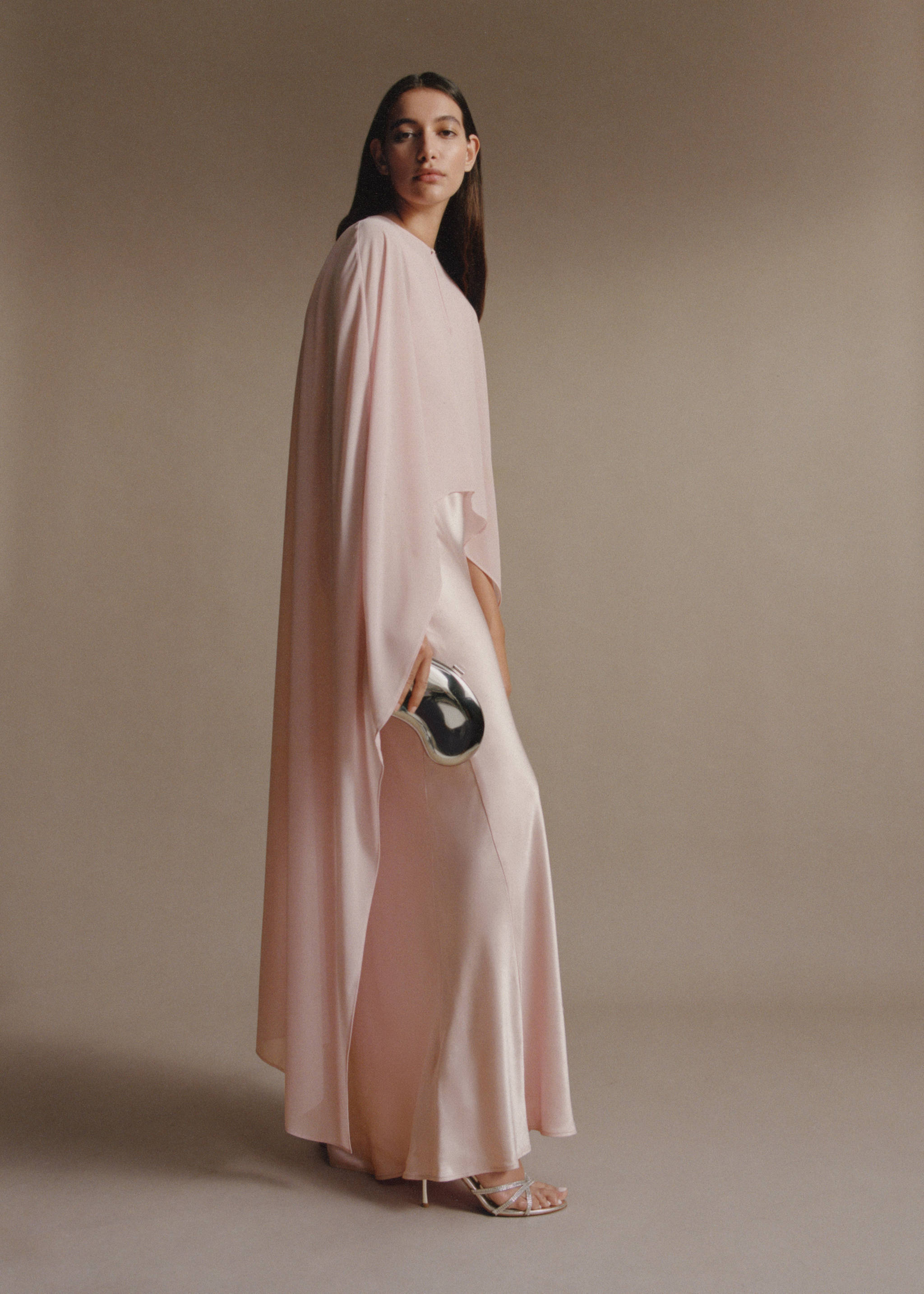 Open-back satin-effect dress - Details of the article 7