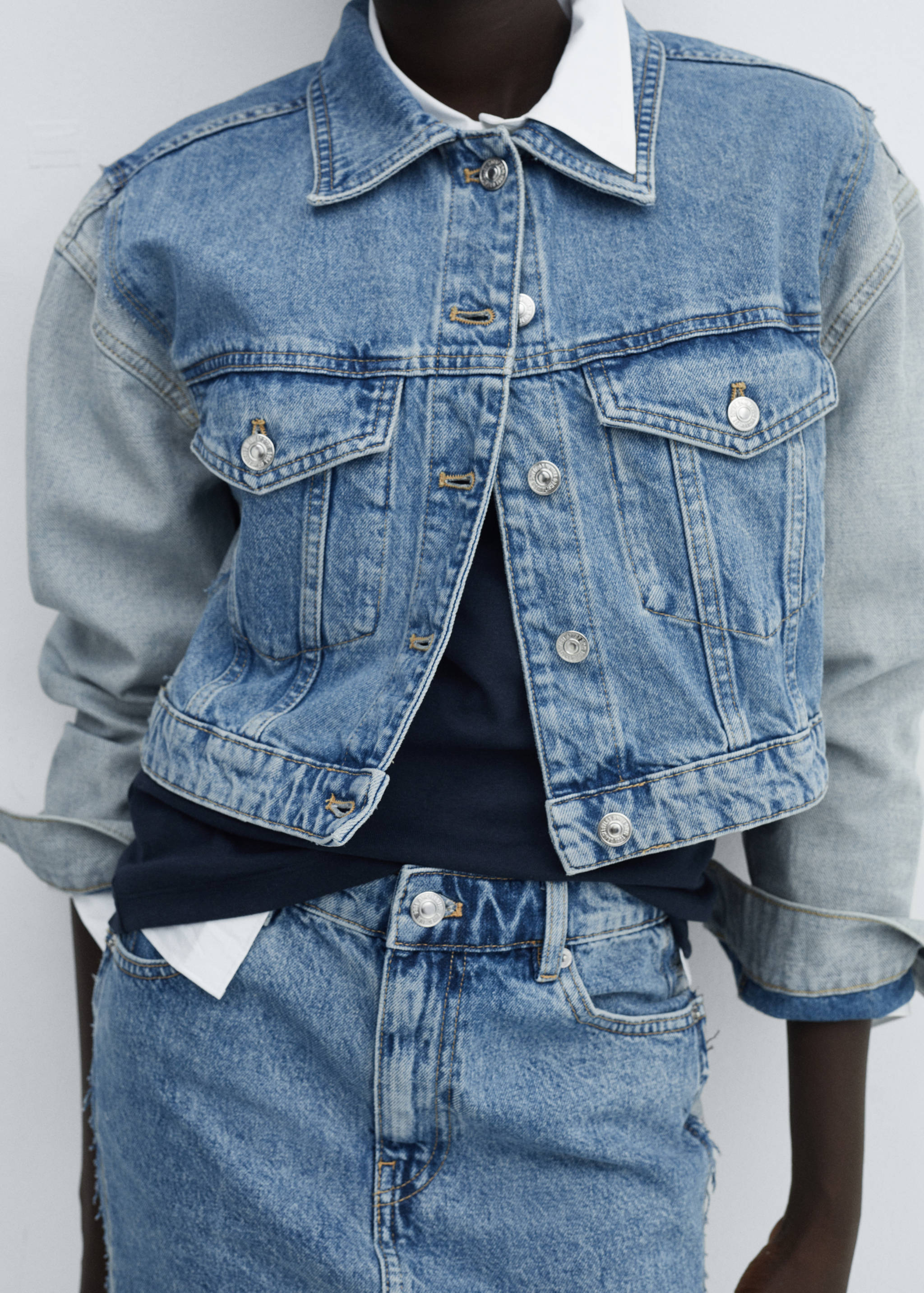 Two-tone cropped denim jacket - Details of the article 1