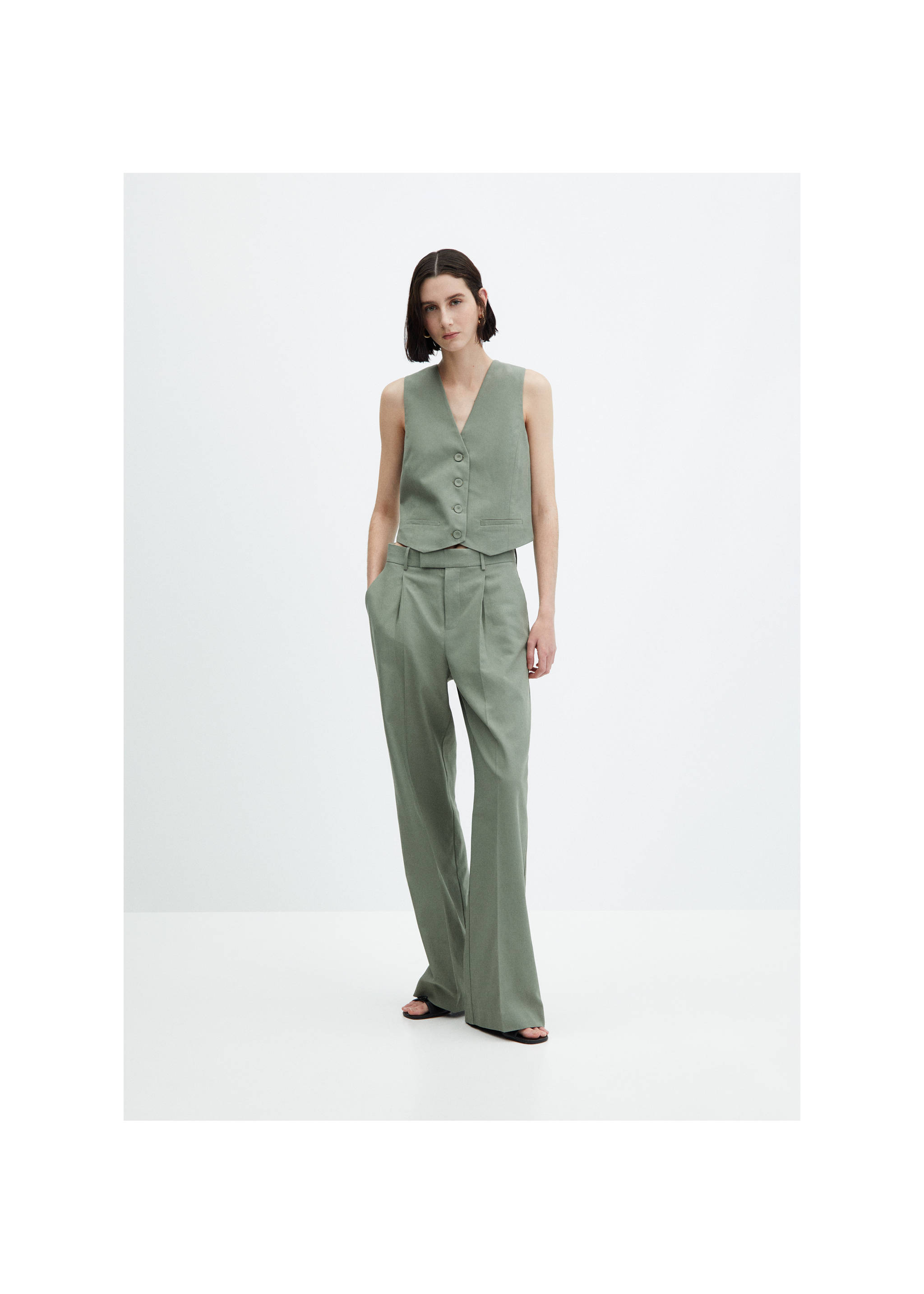 Suit waistcoat with buttons - General plane, Pastel Green. Ref: 67066331-00.