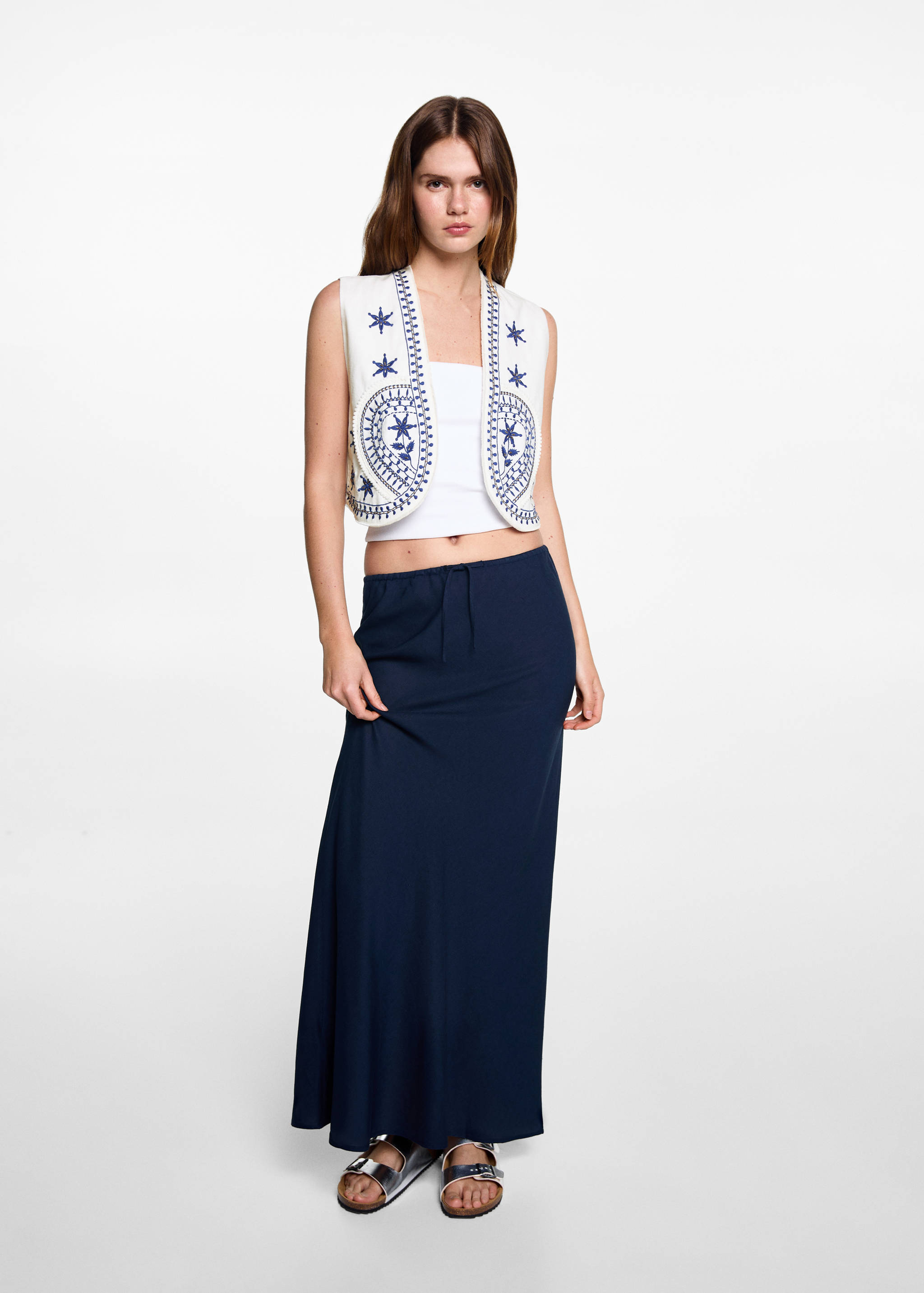 Beaded embroidered vest - General plane